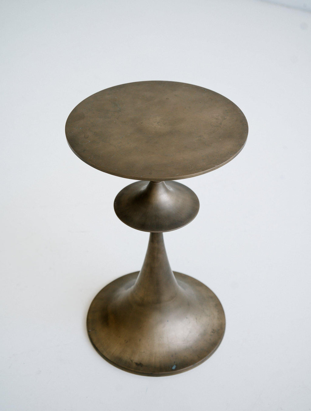 https://a.1stdibscdn.com/umaid-table-in-cast-brass-small-for-sale-picture-11/f_71162/f_307669221685628639805/AKMD_21197_master.jpg