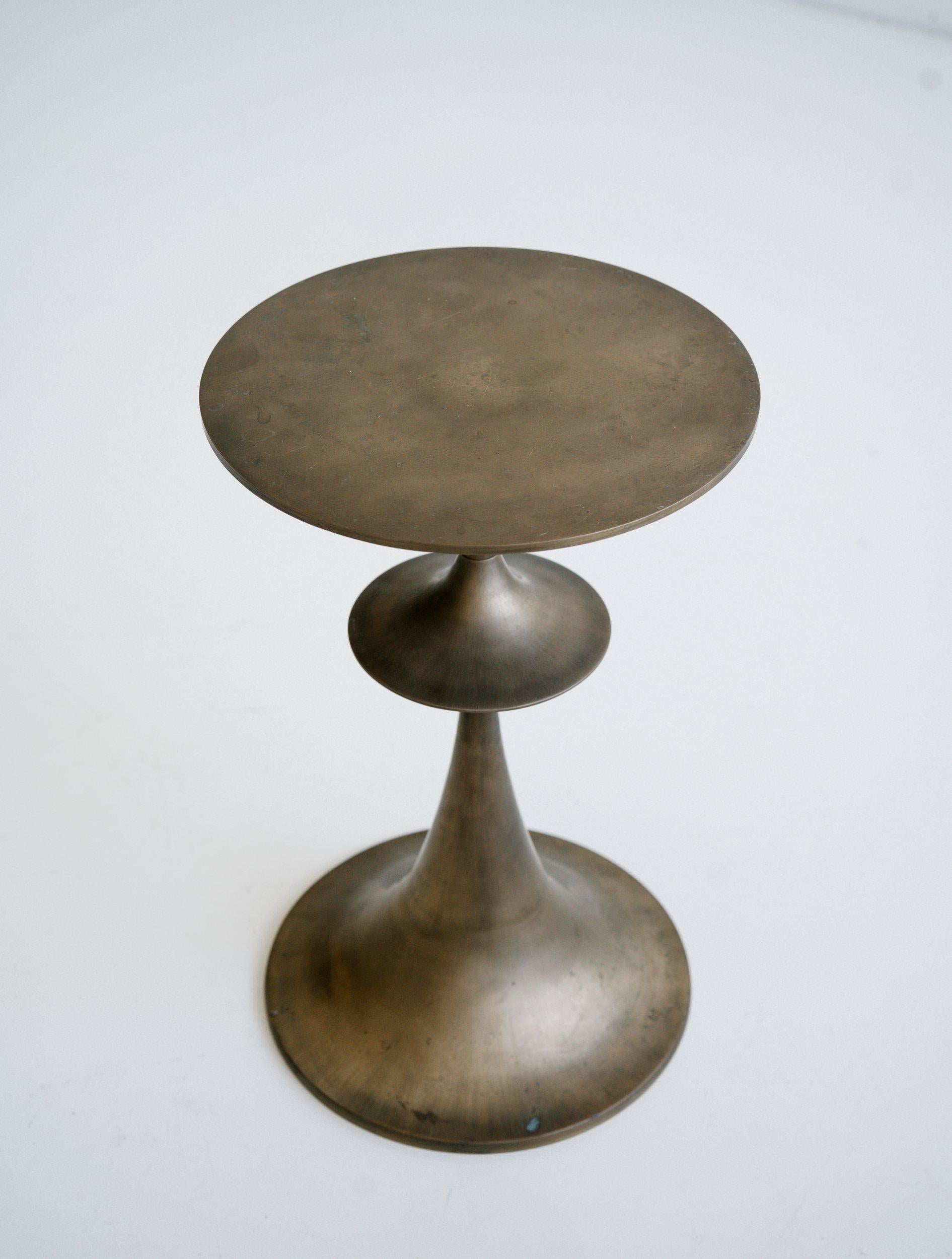 https://a.1stdibscdn.com/umaid-table-in-cast-brass-small-for-sale-picture-11/f_71162/f_307669221685628639805/AKMD_21197_master.jpg