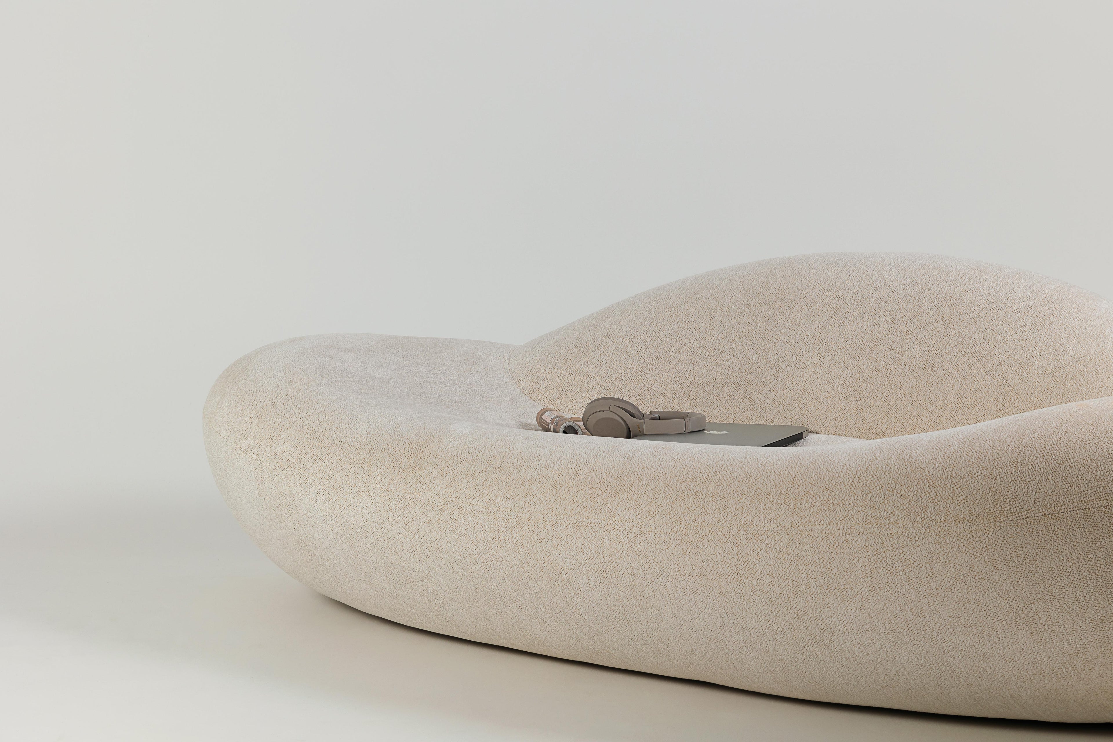 https://a.1stdibscdn.com/alice-sofa-by-joana-teixeira-for-sale-picture-5/f_12192/f_417593221728043870161/ALICE_1__master.jpg