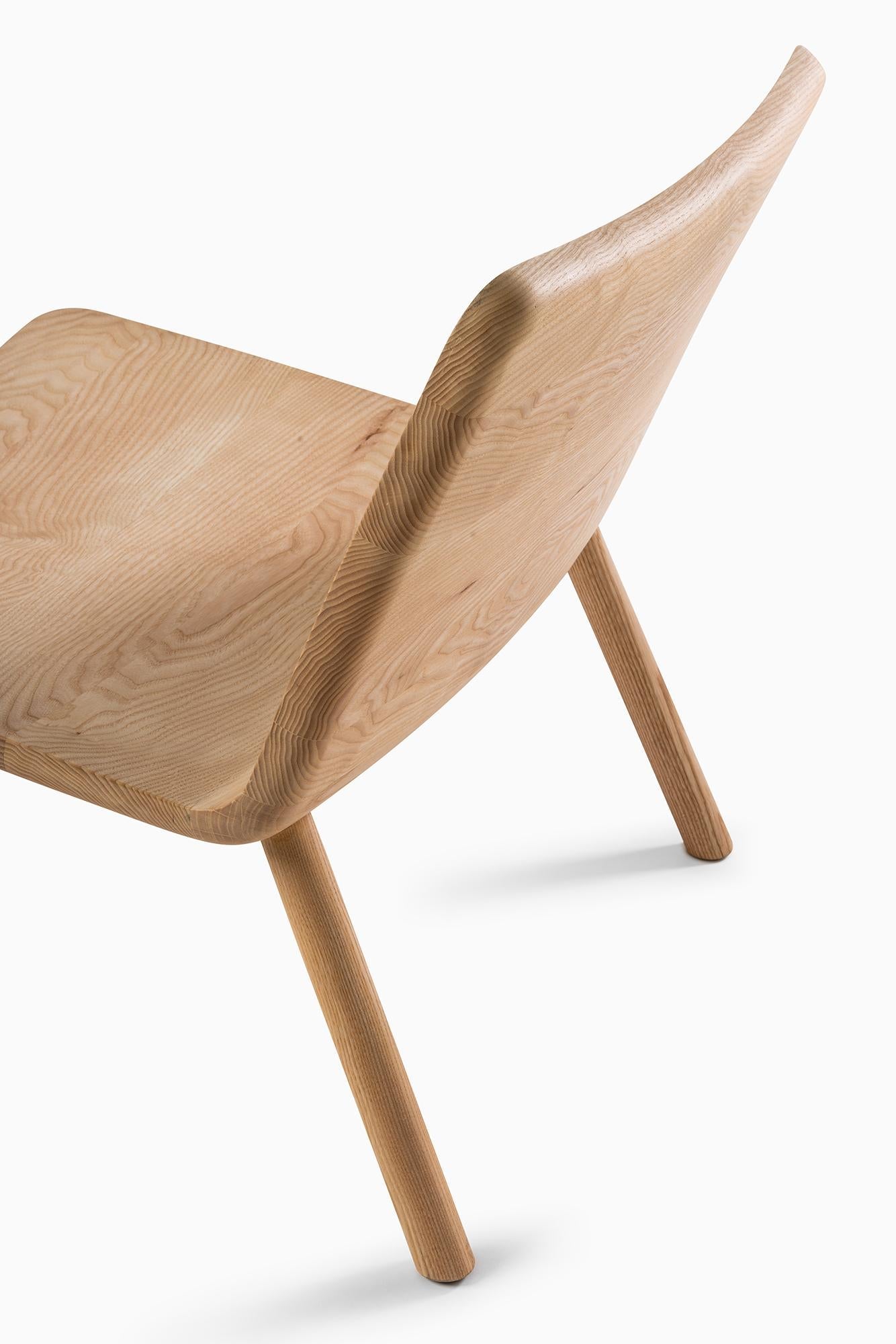 https://a.1stdibscdn.com/minimalist-modern-lounge-chair-in-natural-ash-for-sale-picture-7/f_60192/f_277989521647354627350/ALLAY_freixo_4_master.jpg