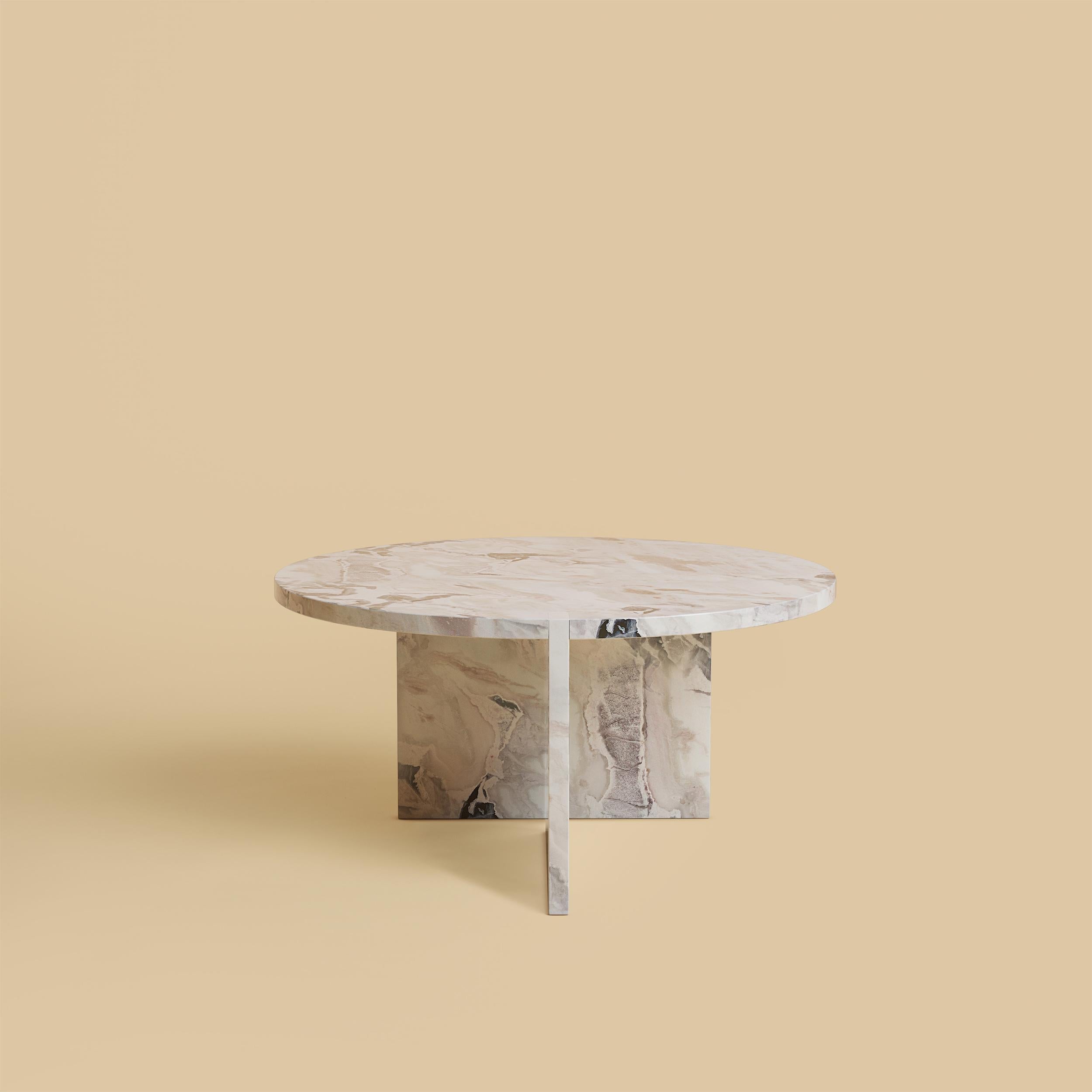 https://a.1stdibscdn.com/dover-white-marble-round-coffee-table-made-in-italy-for-sale-picture-3/f_80972/f_361853421694849206440/ALP_Levanto_Hashi_02_DoverWhite_master.jpg
