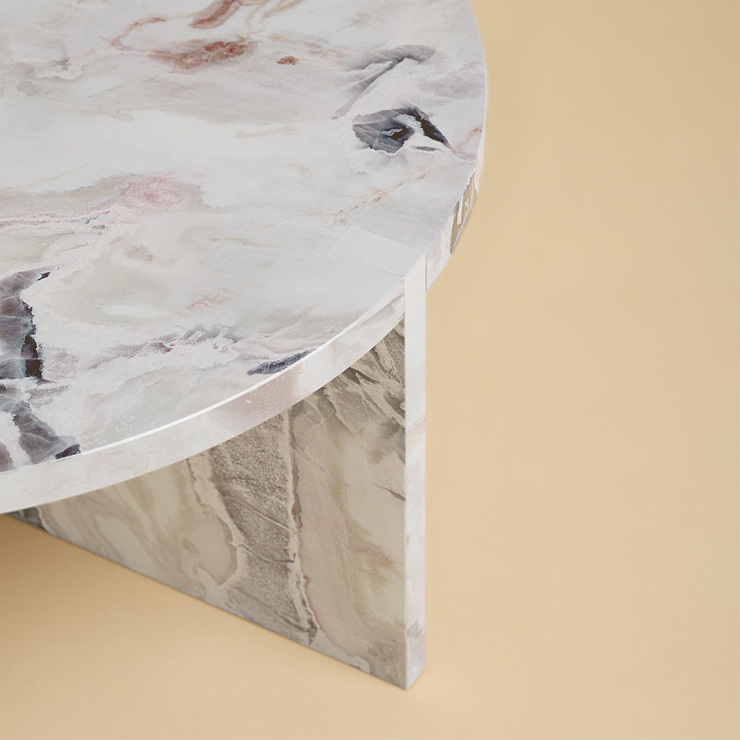 https://a.1stdibscdn.com/dover-white-marble-round-coffee-table-made-in-italy-for-sale-picture-2/f_80972/f_361853421694849206479/ALP_Levanto_Hashi_03_DoverWhite_master.jpg