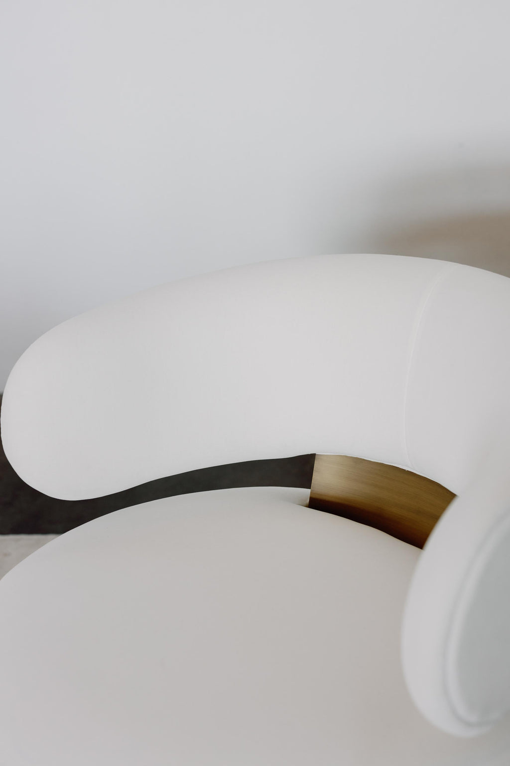 https://a.1stdibscdn.com/greenapple-armchair-caju-armchair-dedar-white-velvet-handmade-in-portugal-for-sale-picture-9/f_53532/f_325190421675881796482/AMBIENTE_698_D_master.jpg