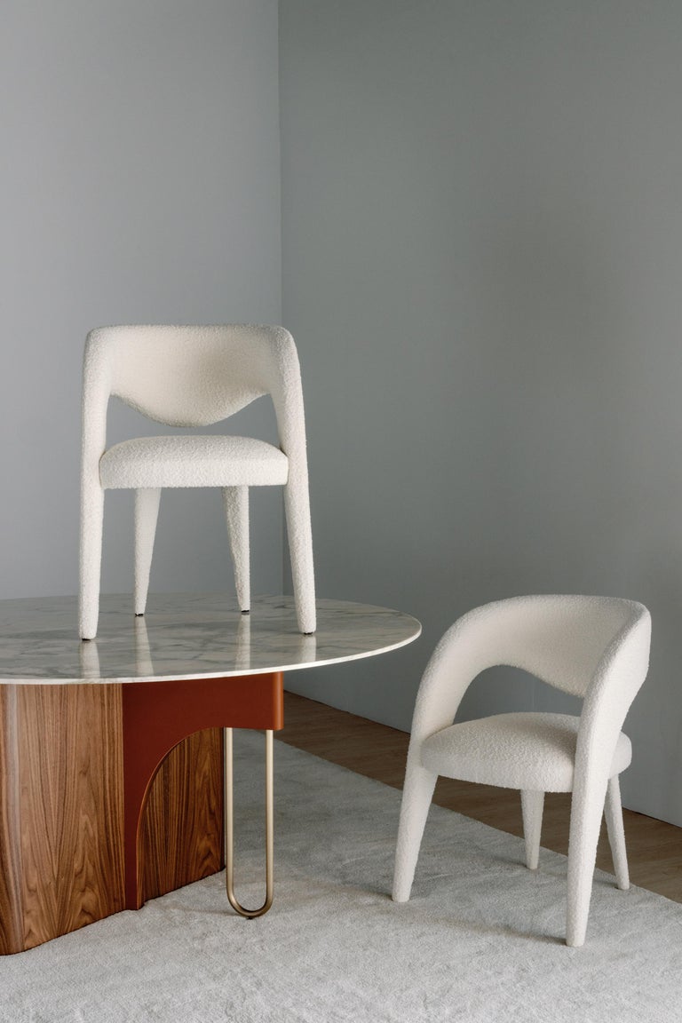 https://a.1stdibscdn.com/modern-laurence-dining-chairs-dedar-velvet-handmade-in-portugal-by-greenapple-for-sale-picture-6/f_53532/f_399361921716979179800/AMBIENTE_704_E_master.jpg?width=768