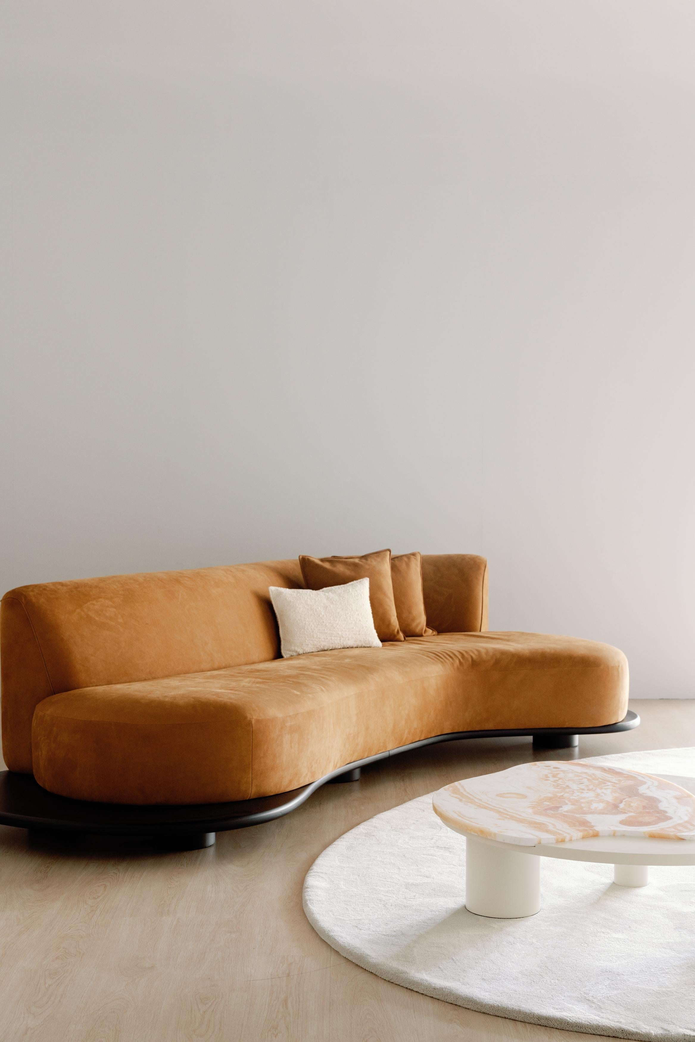 https://a.1stdibscdn.com/modern-galapinhos-sofa-cream-linen-handmade-in-portugal-by-greenapple-for-sale-picture-5/f_53532/f_380023021705594974790/AMBIENTE_705_B_master.jpg