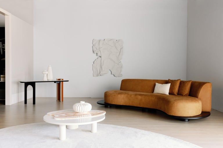 https://a.1stdibscdn.com/modern-galapinhos-sofa-caramel-velvet-leather-handmade-in-portugal-by-greenapple-for-sale-picture-3/f_53532/f_199265921694615344484/AMBIENTE_705_C_master.jpg?width=768