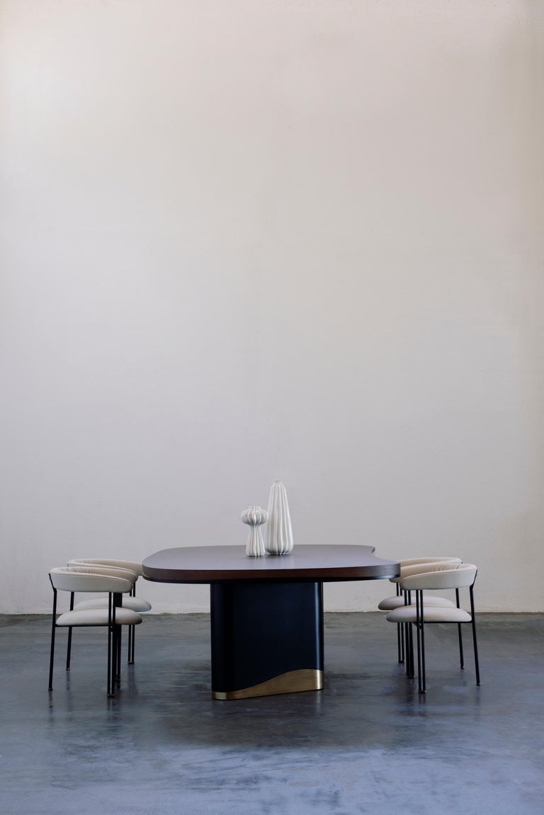 https://a.1stdibscdn.com/modern-sistelo-dining-table-american-oak-brass-handmade-portugal-by-greenapple-for-sale-picture-6/f_53532/f_364356121696331490470/AMBIENTE_737G_master.jpg?width=768