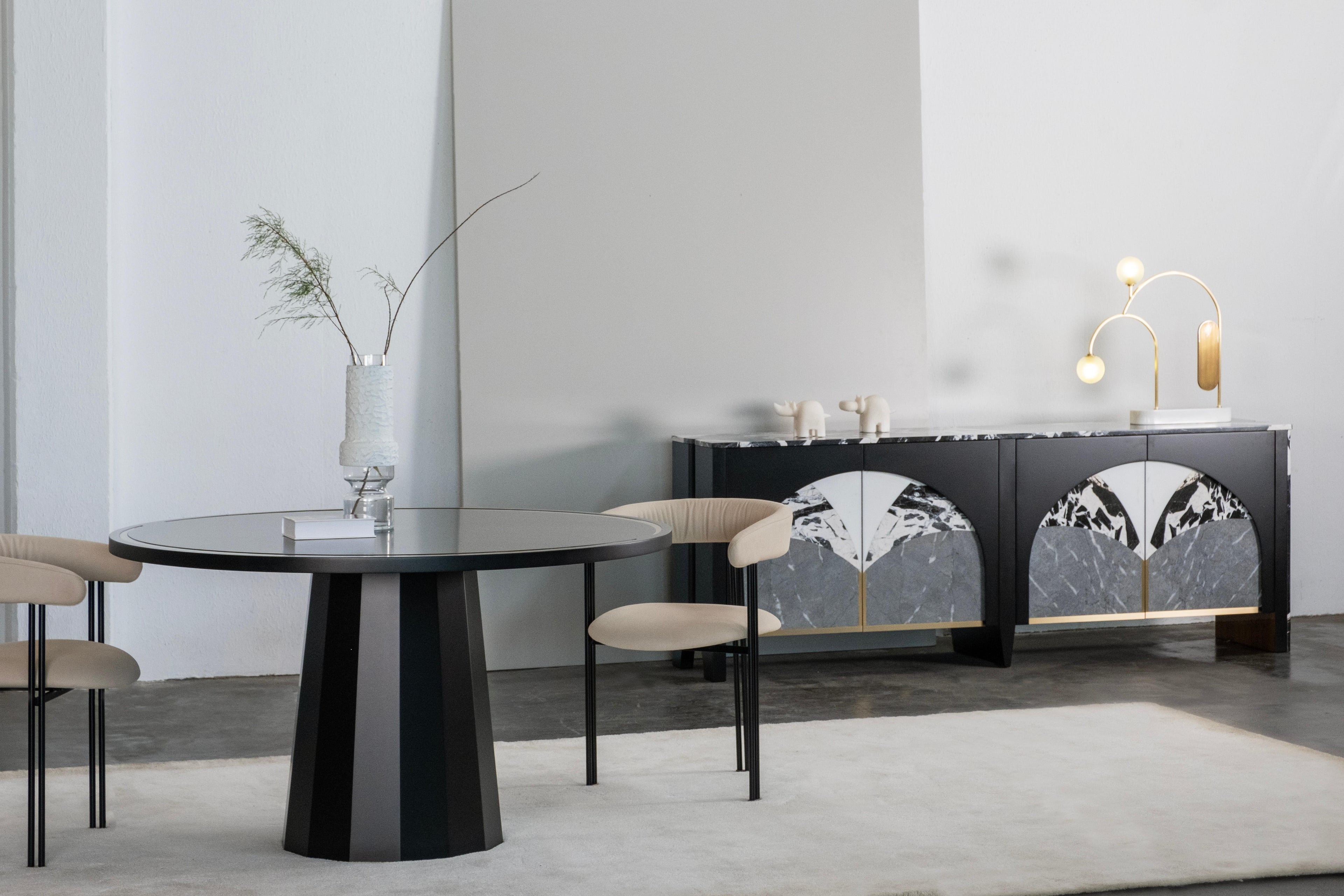 https://a.1stdibscdn.com/modern-howlite-round-dining-table-travertine-brass-handmade-by-greenapple-for-sale-picture-9/f_53532/f_366640021744112261221/AMBIENTE_874_2__master.jpg