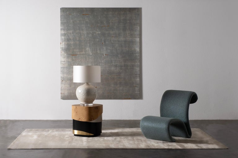https://a.1stdibscdn.com/modern-vitoria-lounge-chair-dedar-velvet-handmade-in-portugal-by-greenapple-for-sale-picture-2/f_53532/f_468587521759168739136/AMBIENTE_886_1__master.jpg?width=768