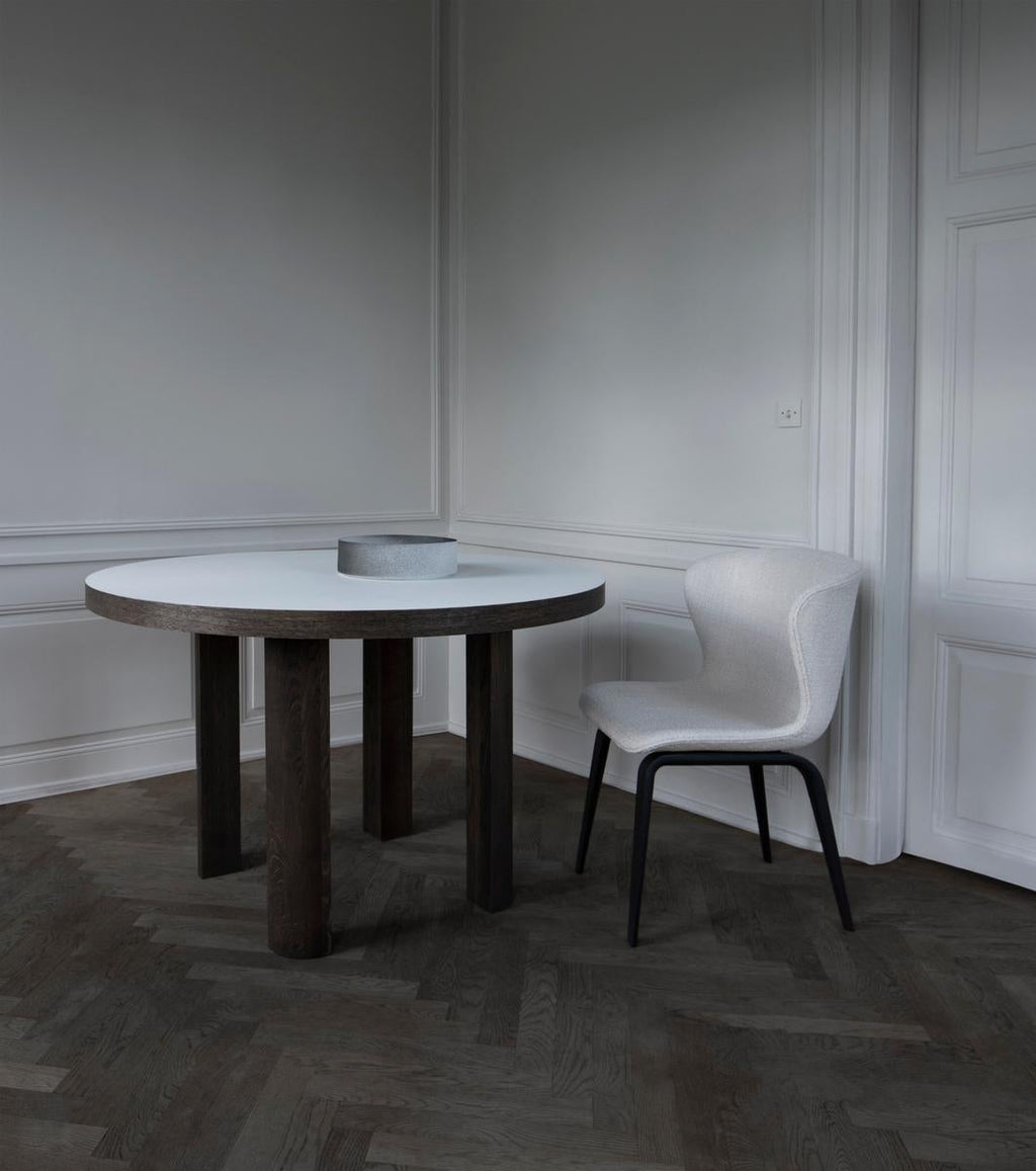 https://a.1stdibscdn.com/contemporary-round-table-quarter-smoked-oak-for-sale-picture-8/f_31233/f_311338721667492205107/AMBIENT_147_master.jpg