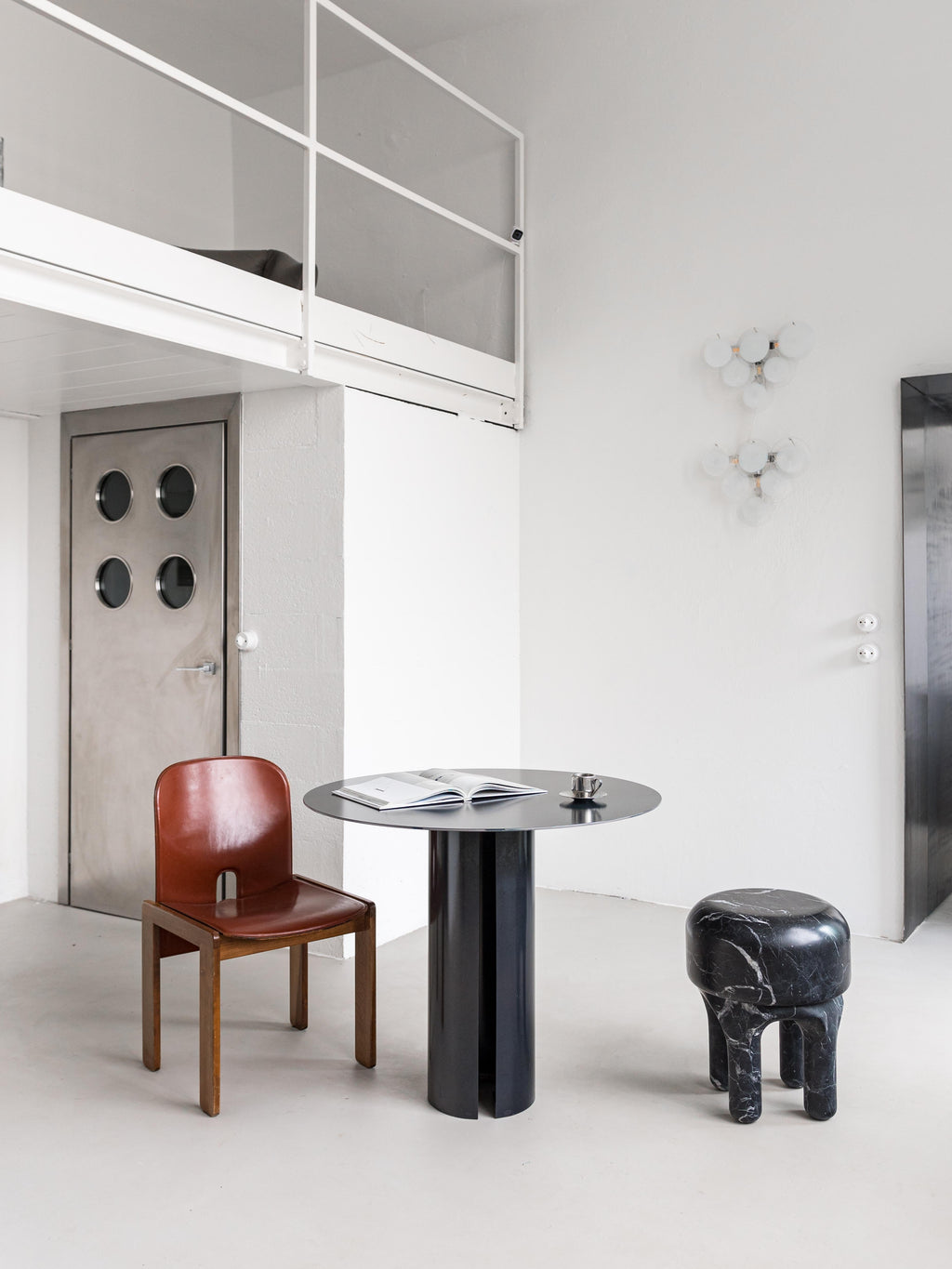 https://a.1stdibscdn.com/spinzi-palladium-italian-contemporary-21st-century-dining-table-in-burned-metal-for-sale-picture-2/32076752/f_379075221705050198154/_AMP3986_master_master.jpg