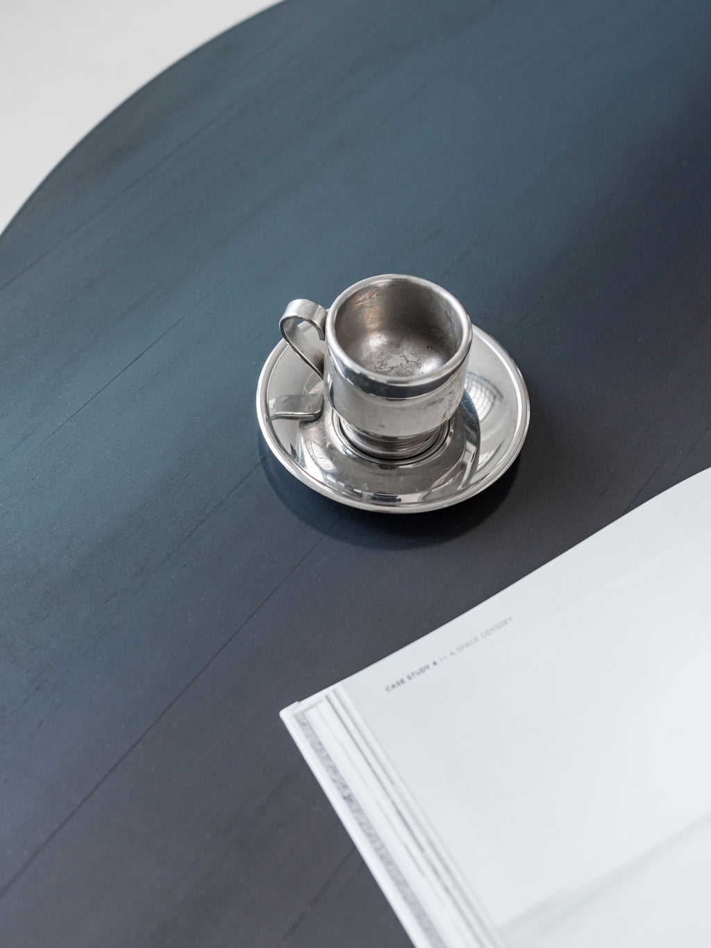 https://a.1stdibscdn.com/spinzi-palladium-italian-contemporary-21st-century-dining-table-in-burned-metal-for-sale-picture-5/32076752/f_379075221705050199614/_AMP4005_master_master.jpg