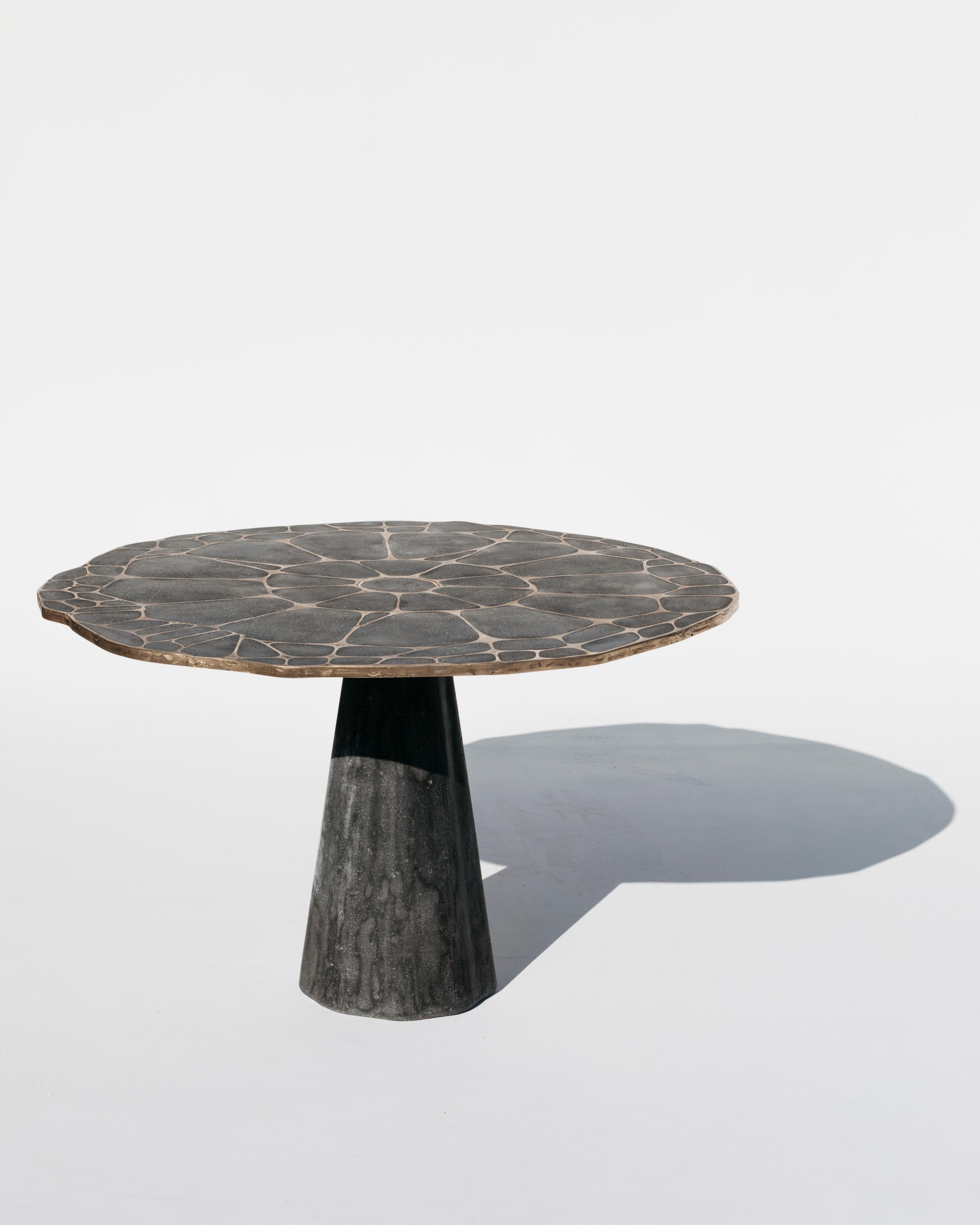 https://a.1stdibscdn.com/james-de-wulf-lotus-exo-dining-60-diameter-for-sale-picture-5/f_12242/f_372711921701119093529/_AMS0543_copy_master.jpg