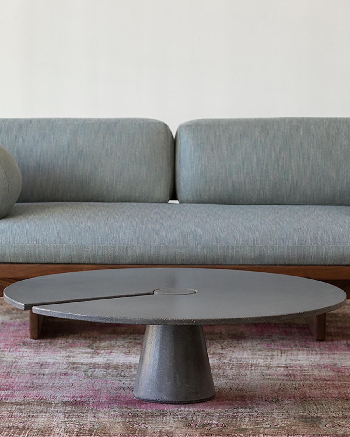 https://a.1stdibscdn.com/james-de-wulf-straight-split-locking-concrete-coffee-table-for-sale-picture-7/f_12242/f_189734021598992967359/_AMS1495small_master.jpg