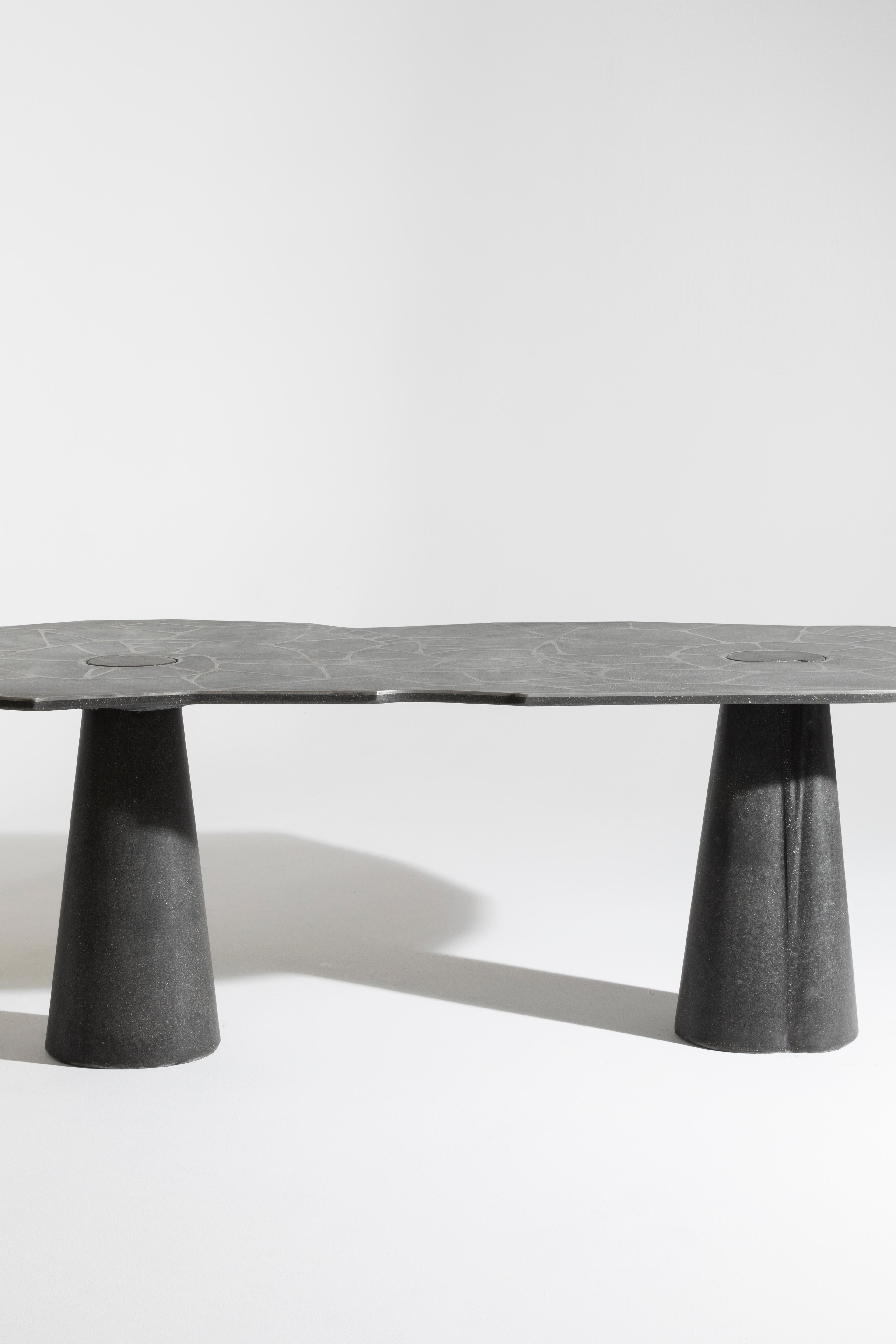 https://a.1stdibscdn.com/james-de-wulf-exo-stainless-double-locking-table-for-sale-picture-4/f_12242/f_229845521616024199150/_AMS3422_master.jpg