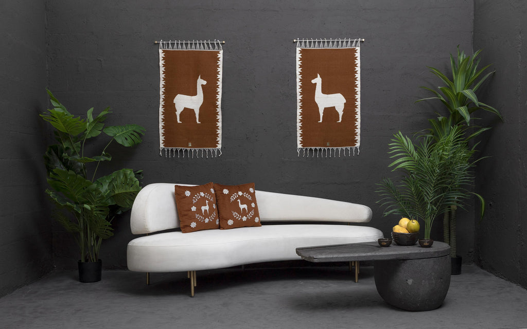 https://a.1stdibscdn.com/sitiera01-ivory-velvet-upholstered-3-seater-sofa-with-aged-bronze-legs-for-sale-picture-5/f_87092/f_359131121729219081986/ANDEAN_SOULFULOBJECTSCOLLECTION_TAPESTRY_LIFESTYLE_01_CHRISFALCONY_master.jpg