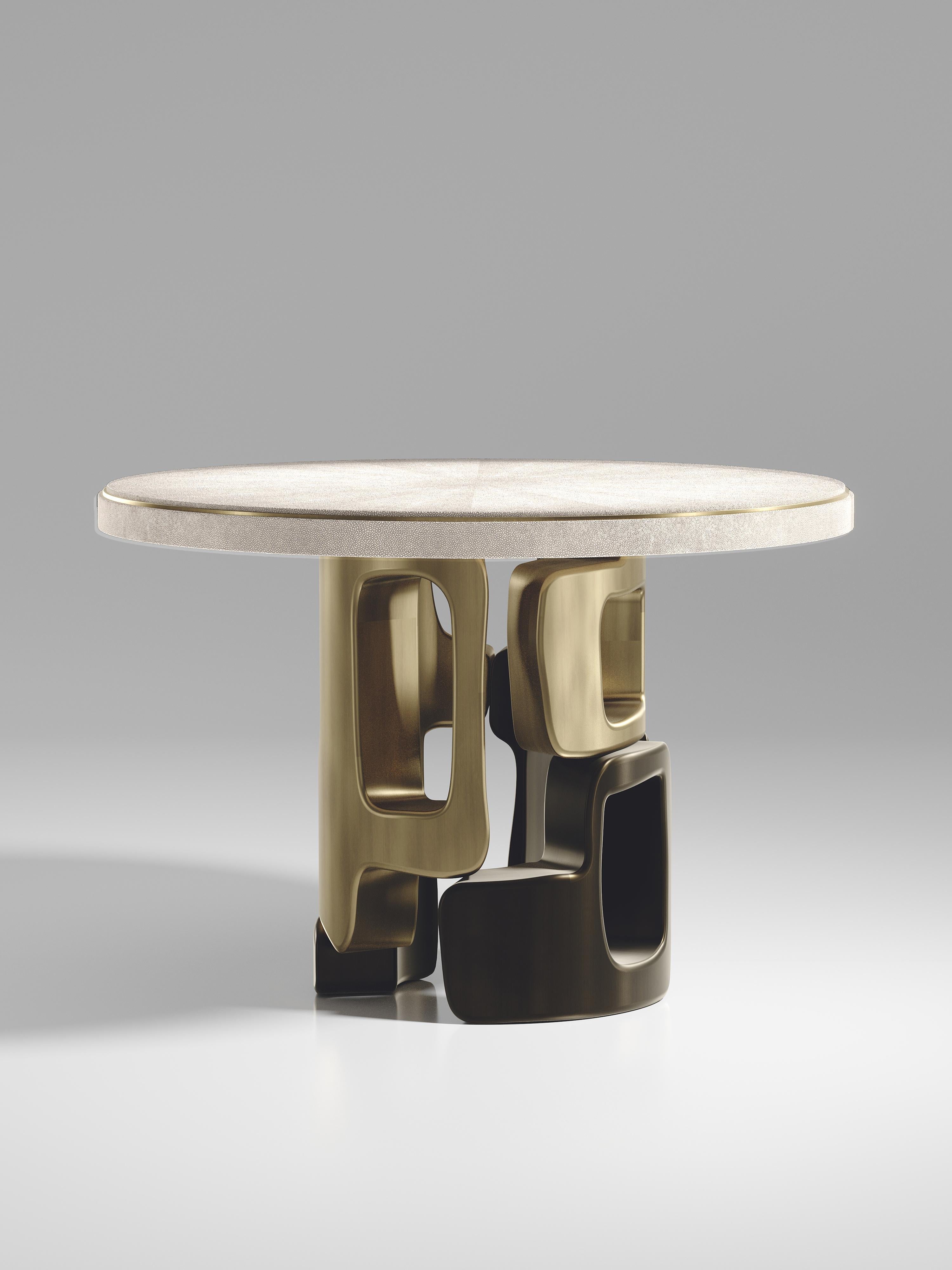https://a.1stdibscdn.com/shell-inlaid-breakfast-table-with-bronze-patina-brass-details-by-kifu-paris-for-sale-picture-5/f_45491/f_333195721678926718558/APOLIE_BRG_D1_FRONT_jpg_0001_1__master.jpeg