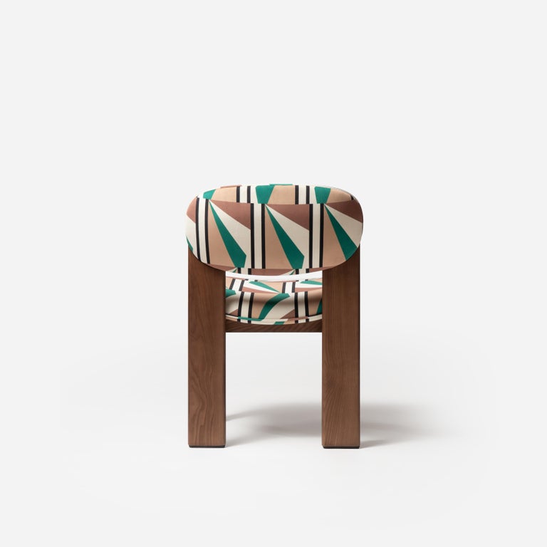 https://a.1stdibscdn.com/dining-archipen-chair-exclusive-artistry-edition-in-o-textile-fabric-by-noom-for-sale-picture-3/f_42321/f_462318721754991110955/ARCHIPEN_CHAIR_ARTISTRY_EDITION_Archive_Fabrics_by_The_O_Textile_4__master.jpg?width=768