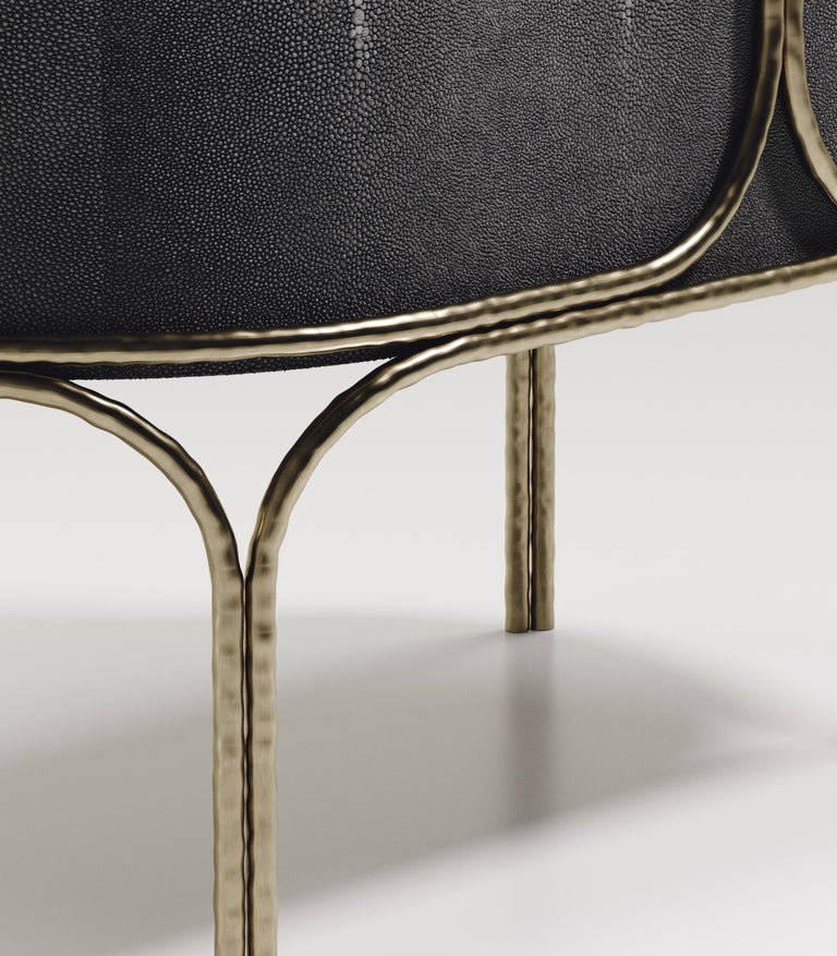 https://a.1stdibscdn.com/shagreen-bar-cabinet-with-chrome-finish-stainless-steel-details-by-ry-augousti-for-sale-picture-11/f_45491/f_359495521693443859273/ARIANE_Bar_black_de_tail_3_master.jpg?width=768