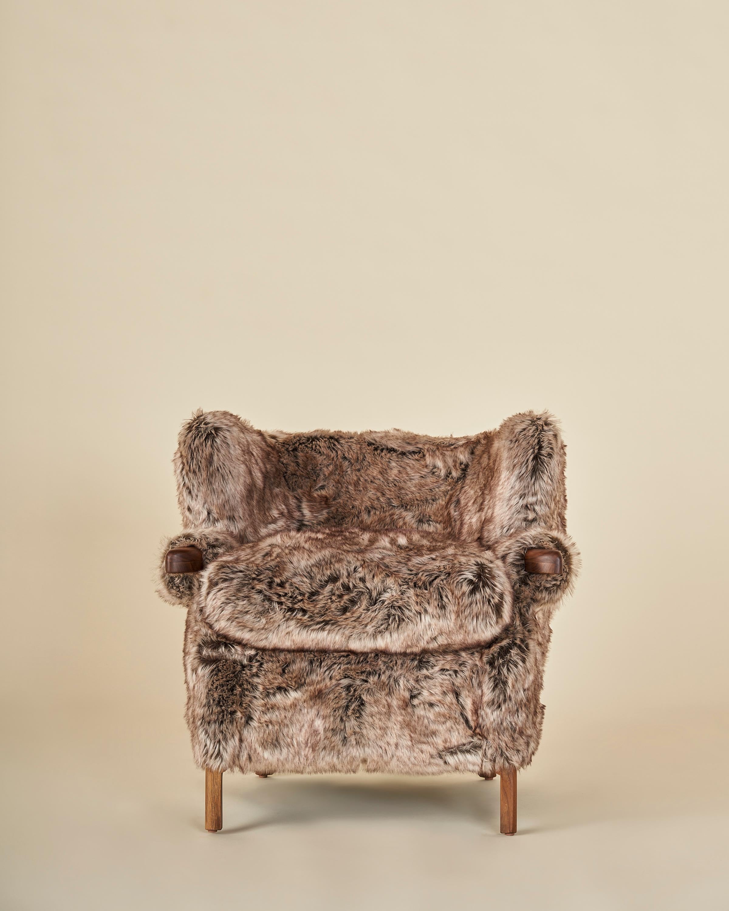 https://a.1stdibscdn.com/fuzzy-sullivan-armchair-by-west-haddon-hall-for-sale-picture-2/f_91342/f_358193821692736517065/ARMCHAIR_0146_master.jpg