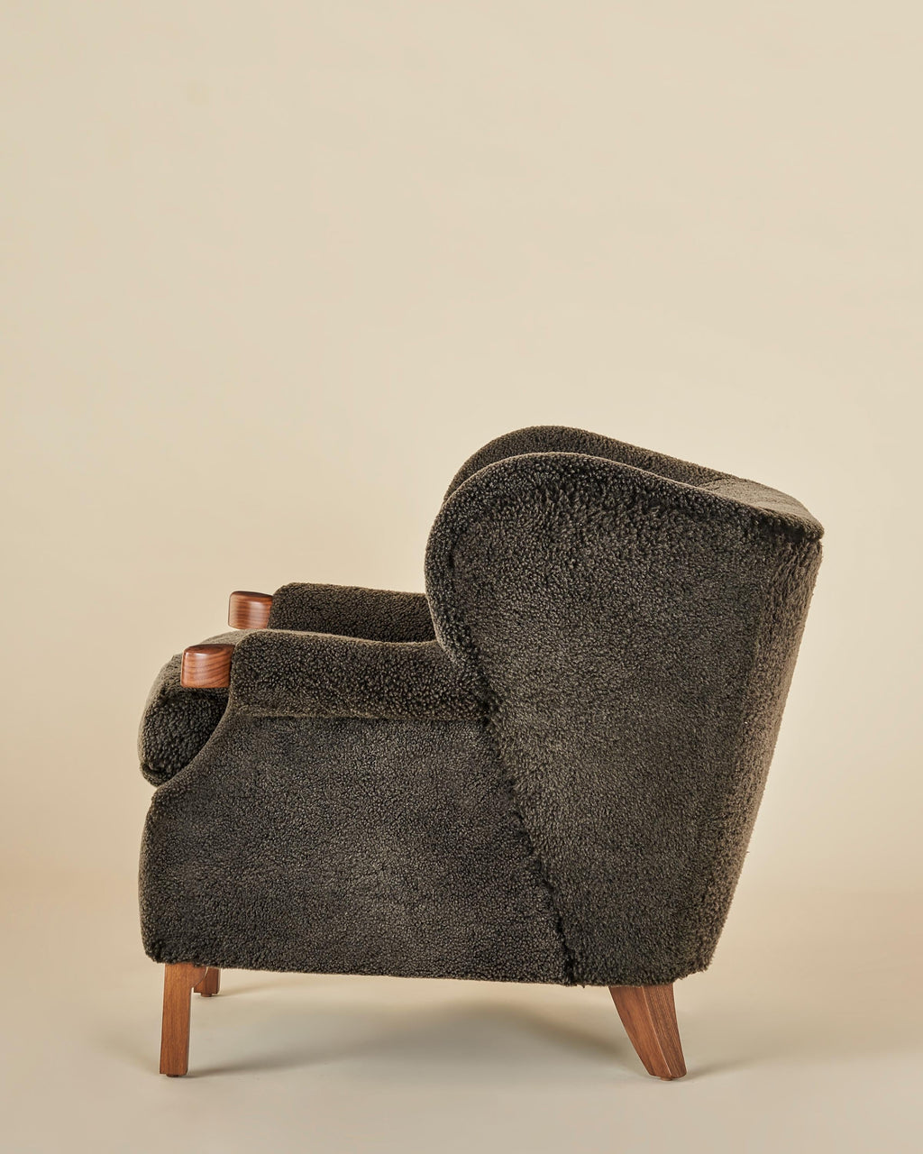 https://a.1stdibscdn.com/sullivan-armchair-by-west-haddon-hall-for-sale-picture-4/f_91342/f_357400021692220029433/ARMCHAIR_02_0165_master.jpg