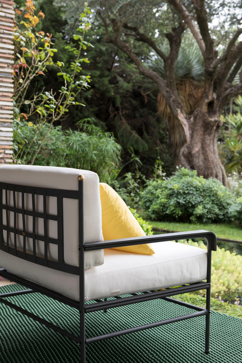 https://a.1stdibscdn.com/unopiu-toscana-armchair-outdoor-collection-for-sale-picture-3/f_16392/f_356503621691688088412/ARMCHAIR_master.jpg