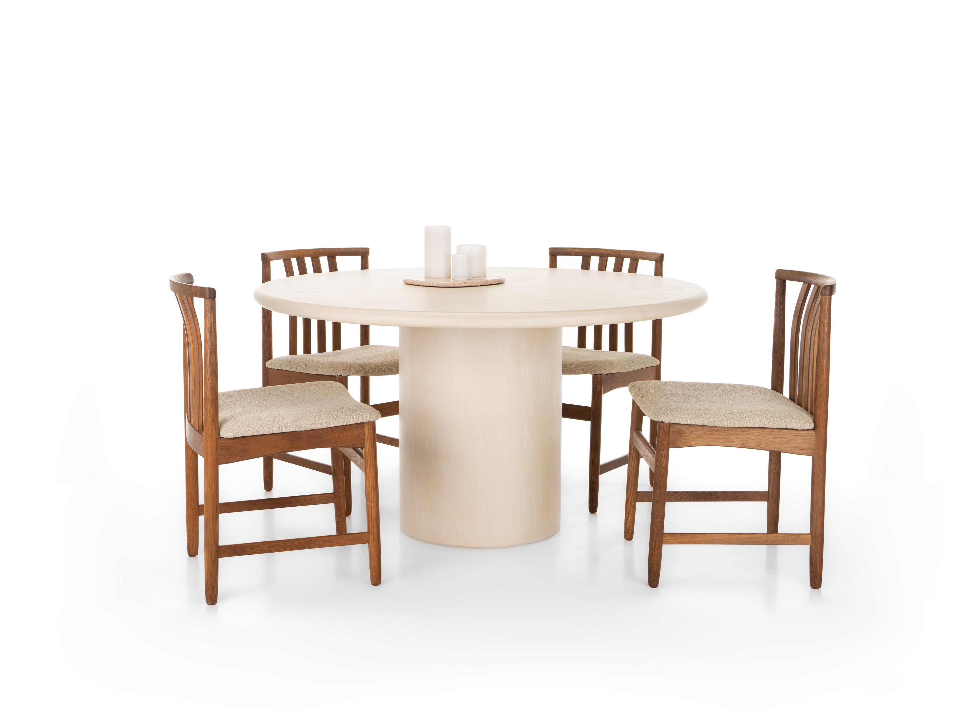 https://a.1stdibscdn.com/contemporary-round-natural-plaster-column-table-80cm-by-isabelle-beaumont-for-sale-picture-3/f_86552/f_442896821743255907322/ATELIER_BB_20_EXTENDED_master.JPG