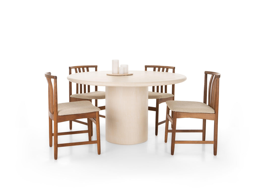 https://a.1stdibscdn.com/round-natural-plaster-dining-table-column-160-by-isabelle-beaumont-for-sale-picture-3/f_86552/f_383674021707686526960/ATELIER_BB_20_EXTENDED_master.JPG