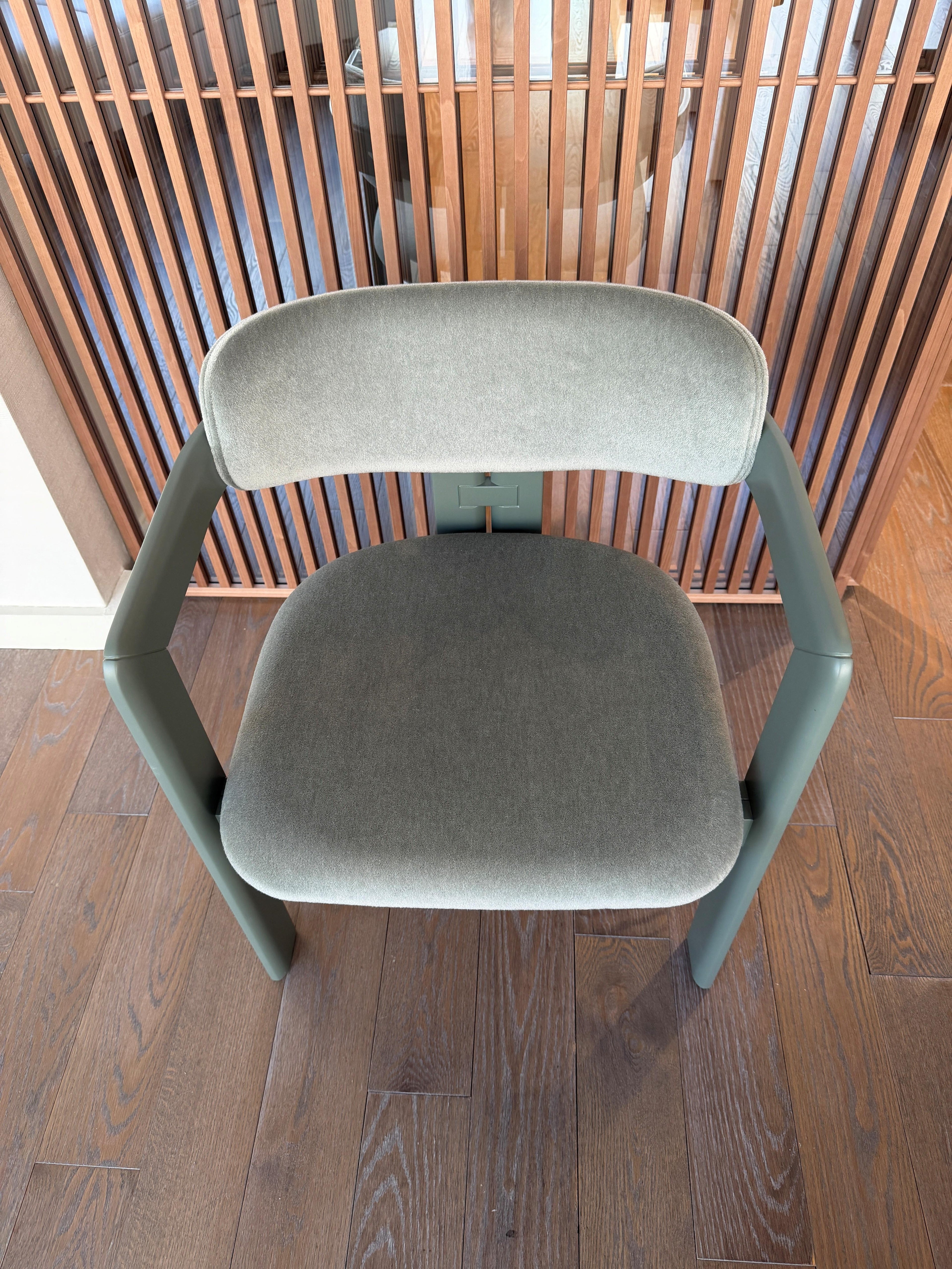 https://a.1stdibscdn.com/gallottiradice-0414-armchair-for-sale-picture-2/f_27783/f_485883121776188039589/A_master.jpg