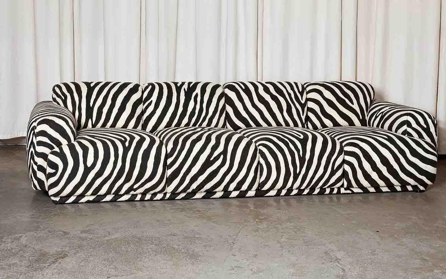 https://a.1stdibscdn.com/sculptural-contemporary-creme-velvet-modular-sofa-abundancia-for-sale-picture-5/f_105132/f_466702821773999319725/Abundancia_zebra_1_master.jpg