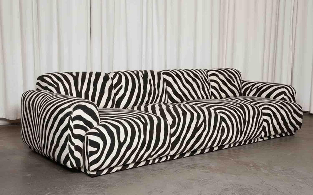 https://a.1stdibscdn.com/sculptural-contemporary-creme-velvet-modular-sofa-abundancia-for-sale-picture-6/f_105132/f_466702821773999319602/Abundancia_zebra_2_master.jpg
