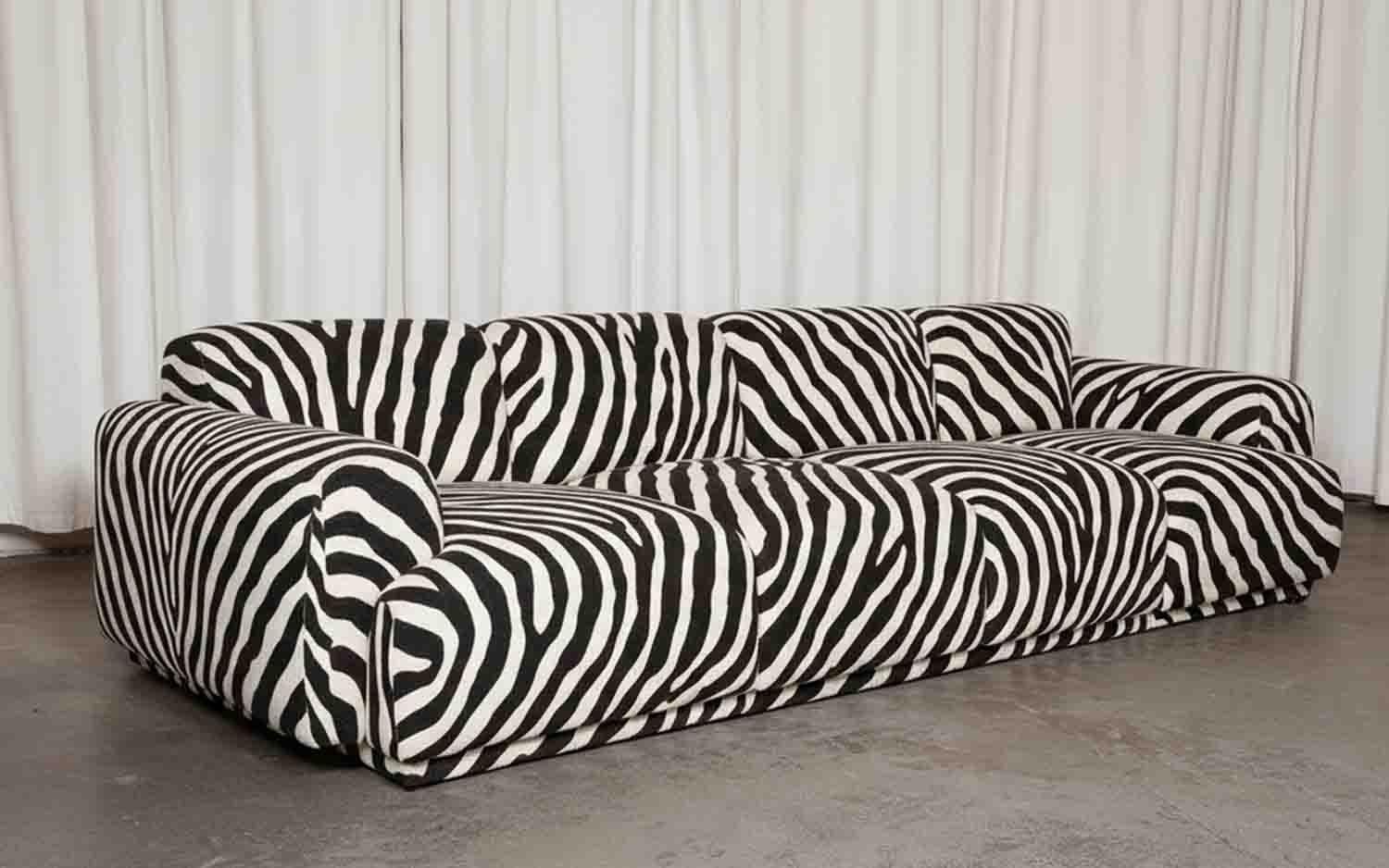 https://a.1stdibscdn.com/sculptural-contemporary-creme-velvet-modular-sofa-abundancia-for-sale-picture-6/f_105132/f_466702821773999319602/Abundancia_zebra_2_master.jpg