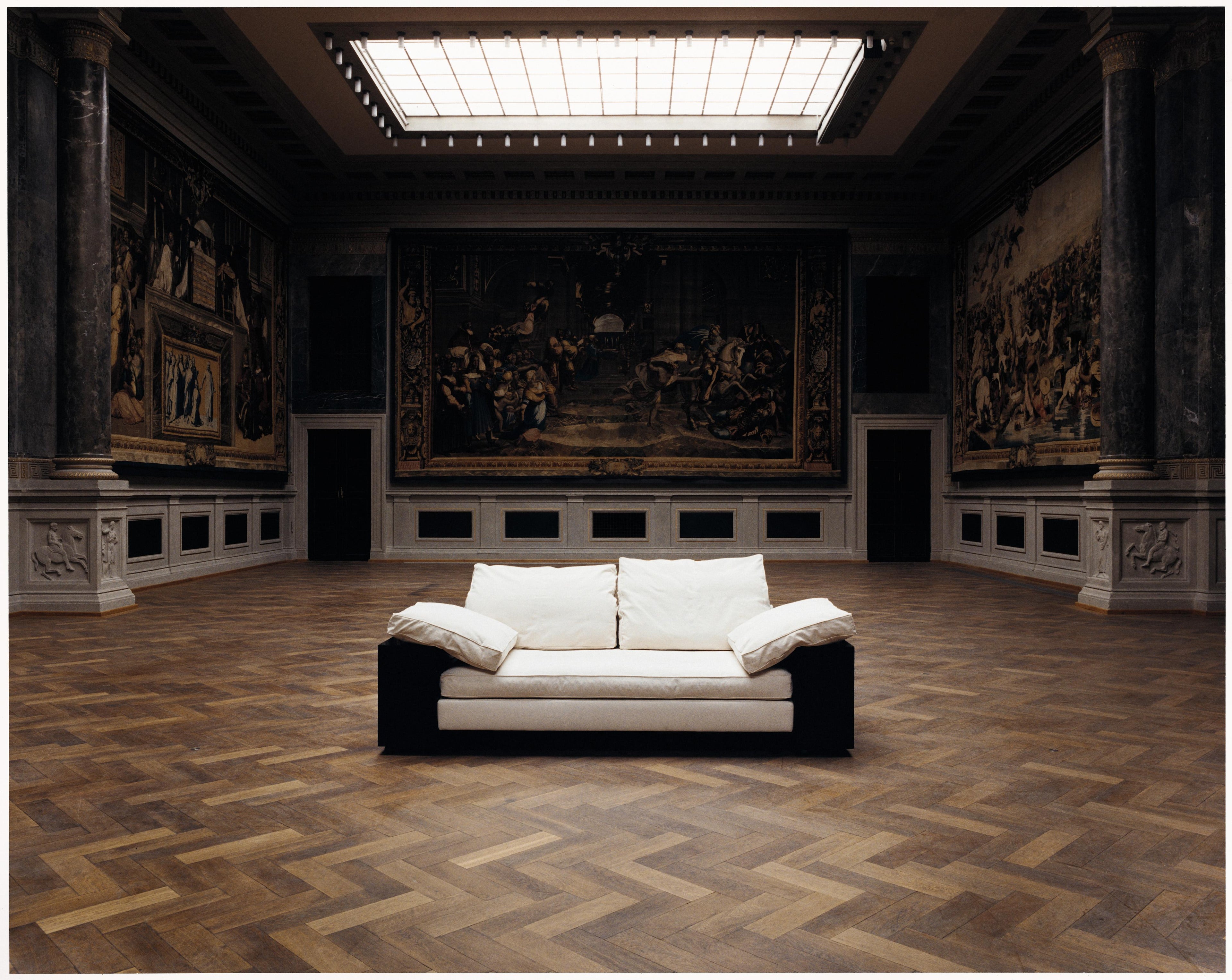 https://a.1stdibscdn.com/classicon-lota-sofa-by-eileen-gray-for-sale-picture-3/12330573/f_138517011551436852170/Achermann_Lota_master.jpg