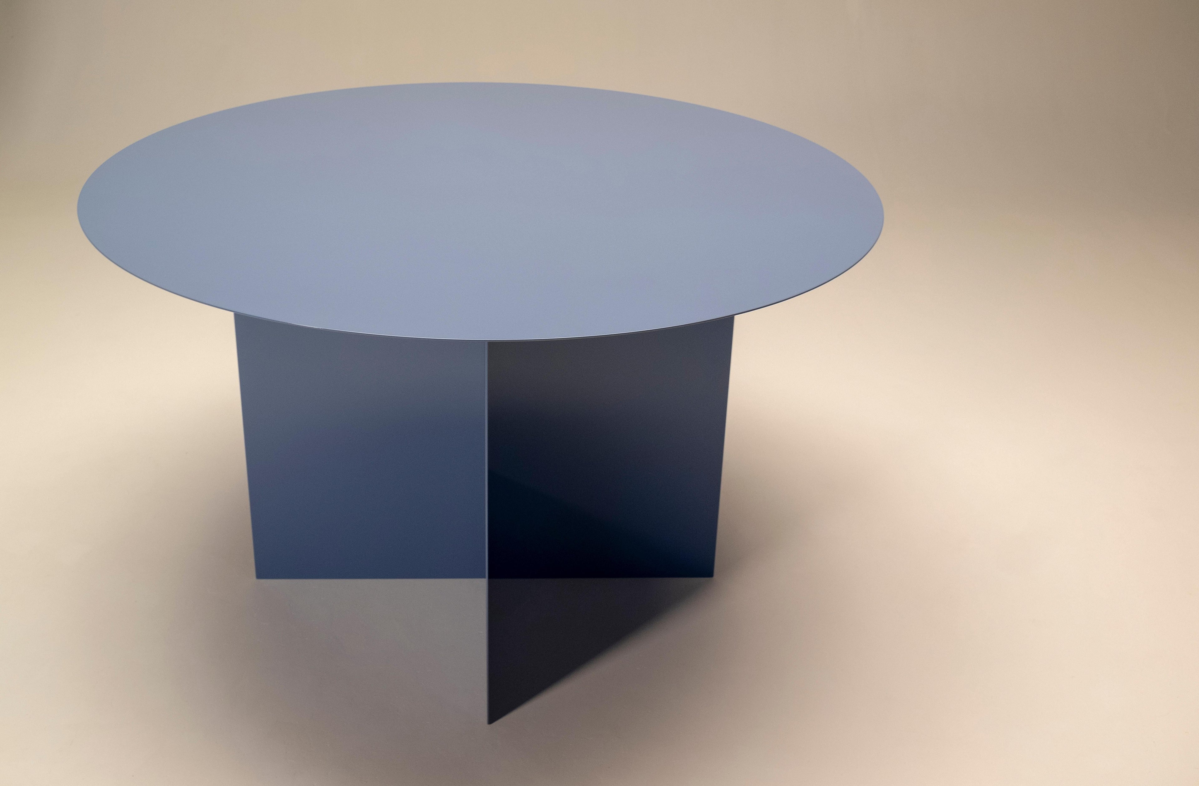 https://a.1stdibscdn.com/across-round-dining-table-by-secondome-edizioni-for-sale-picture-3/f_12192/f_370056621699536185607/Across_Claudia_Pignatale_X_Secondome_Dining_Table_round_3_master.jpg