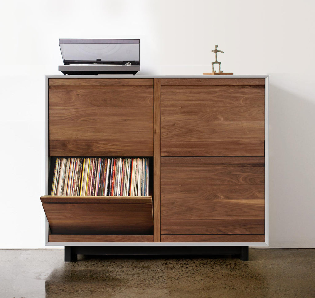 https://a.1stdibscdn.com/modern-double-lp-storage-cabinet-for-sale-picture-5/f_27523/f_77857331566312408987/Aero_51_inch_doubleBlackWhite_master.jpg