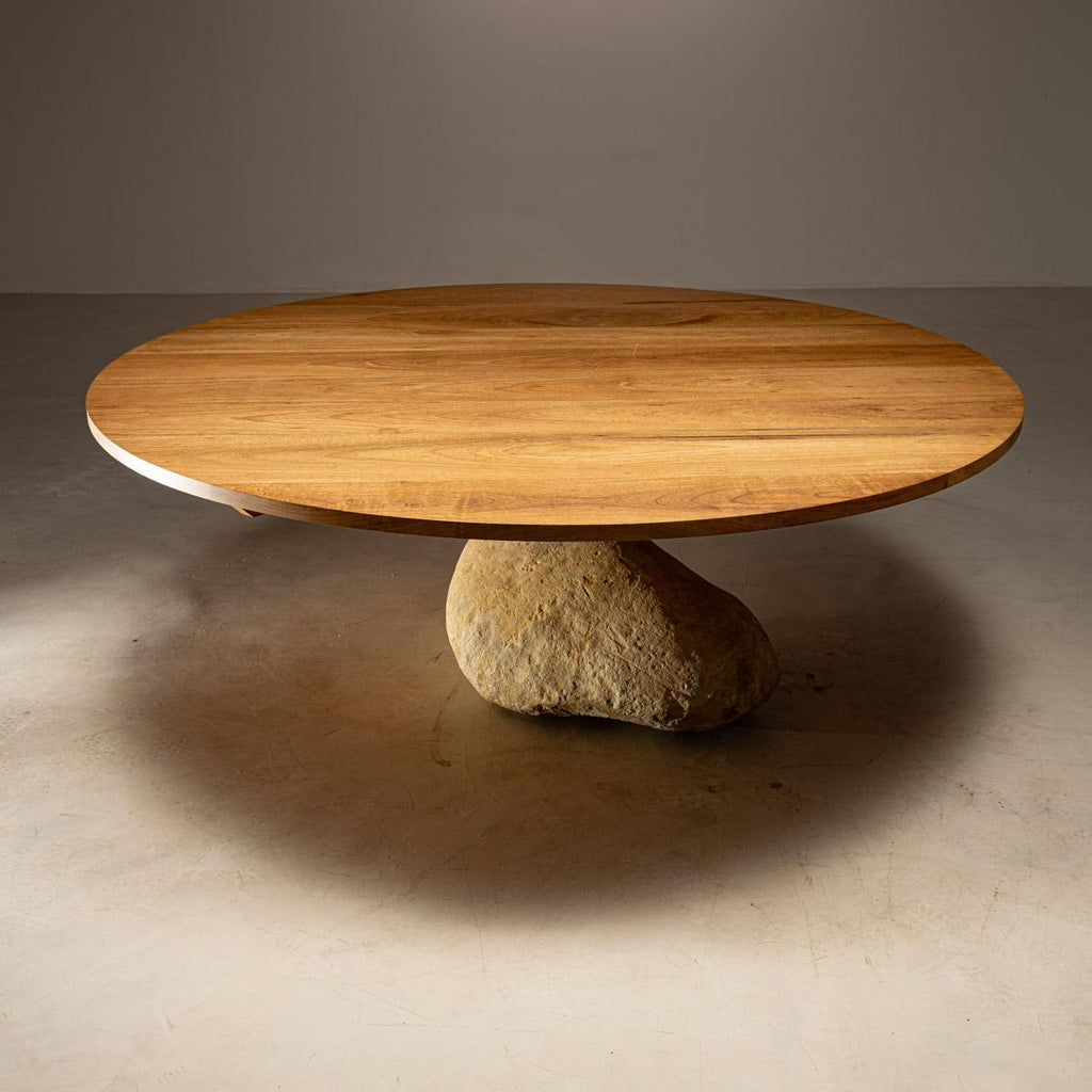https://a.1stdibscdn.com/round-dining-table-in-catuaba-wood-and-river-stone-by-rodrigo-silveira-brazil-for-sale-picture-5/f_31733/f_450222621747231943443/AleRuaro_20250219015434_master.jpg