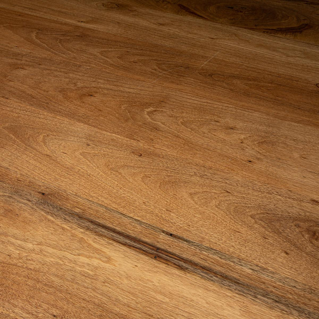 https://a.1stdibscdn.com/round-dining-table-in-catuaba-wood-and-river-stone-by-rodrigo-silveira-brazil-for-sale-picture-7/f_31733/f_450222621747231943589/AleRuaro_20250219015437_master.jpg