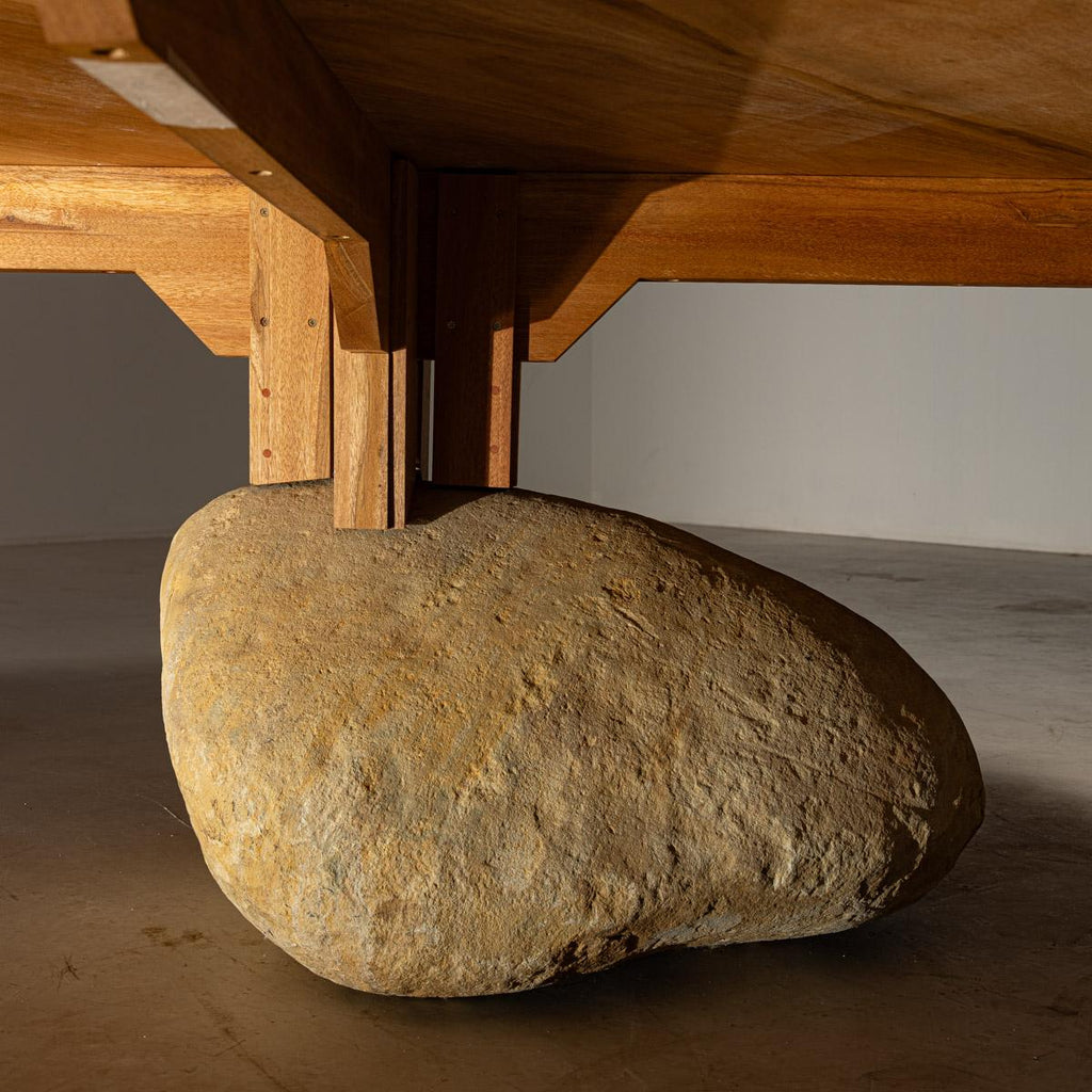 https://a.1stdibscdn.com/round-dining-table-in-catuaba-wood-and-river-stone-by-rodrigo-silveira-brazil-for-sale-picture-10/f_31733/f_450222621747231944536/AleRuaro_20250219015440_master.jpg