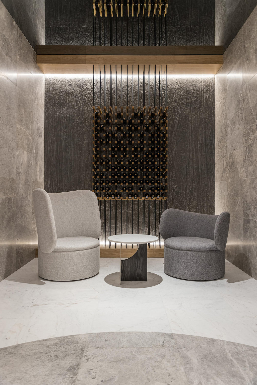 https://a.1stdibscdn.com/set-of-3-marble-tables-in-custom-wood-and-metal-finishes-for-sale-picture-2/f_27693/f_307803021665370752774/Alexandra_COBRA_armchair_03_master.jpg