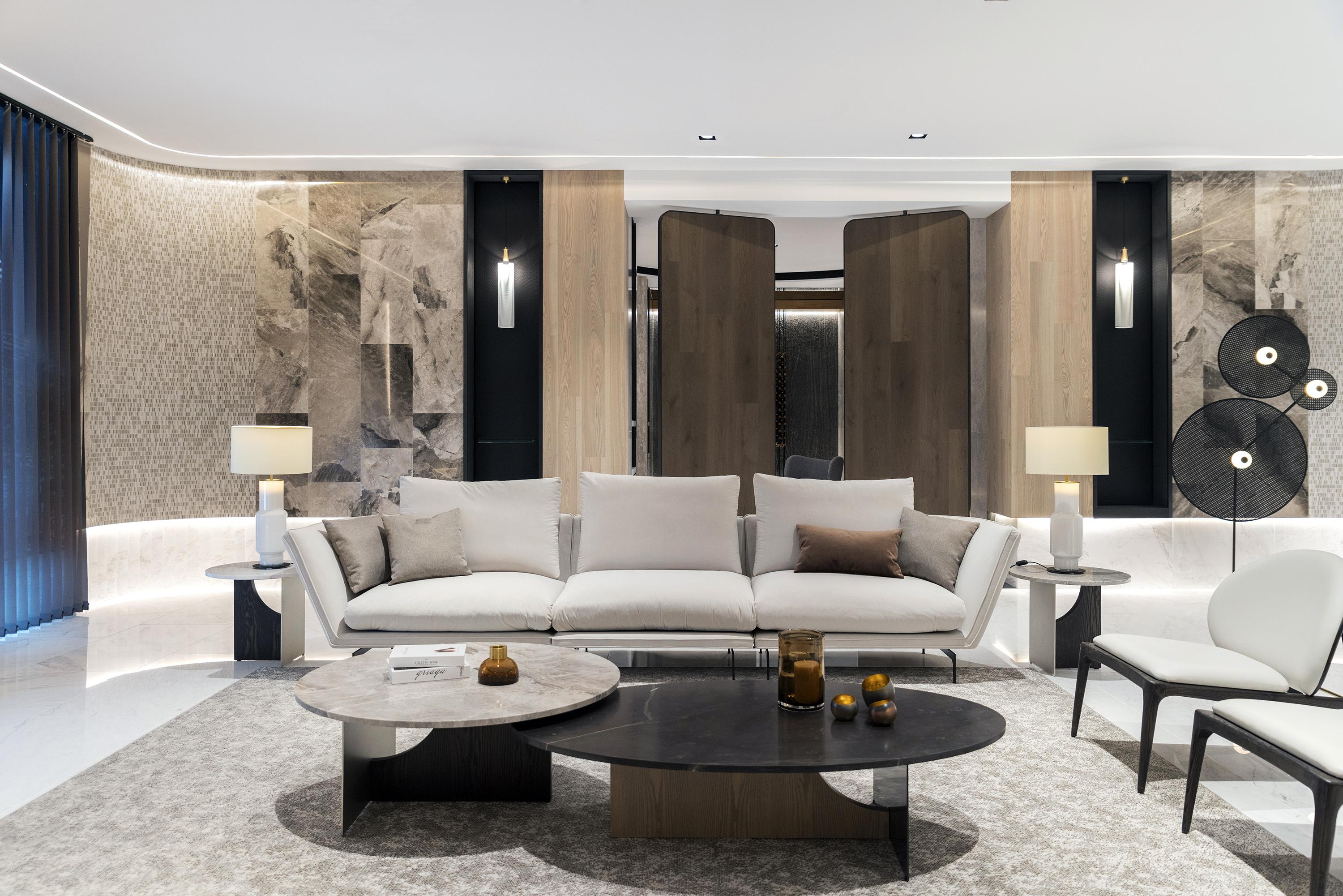https://a.1stdibscdn.com/set-of-3-marble-tables-in-custom-wood-and-metal-finishes-for-sale-picture-7/f_27693/f_307803021665370757599/Alexandra_DISC_ambience_02_master.jpg