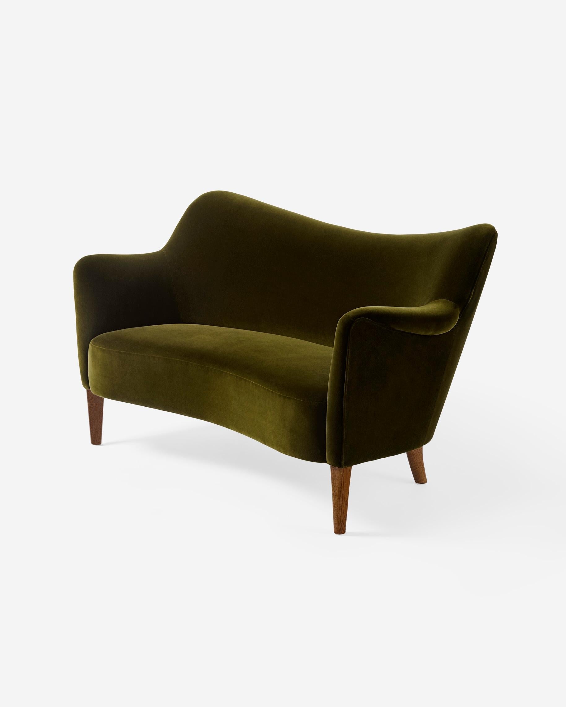 https://a.1stdibscdn.com/velvet-love-seat-sofa-by-alfred-christensen-c1950s-for-sale-picture-6/f_13332/f_448889221746475222842/Alfred_Kristiansen_185_Sofa_Moss0298_r1_layered_crop_2000x2500px_copy_master.jpg