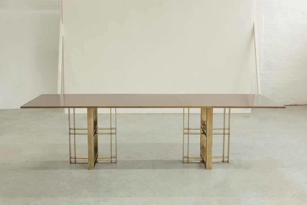 https://a.1stdibscdn.com/athwart-dining-table-all-patinated-brass-made-in-britain-for-sale-picture-2/f_25883/f_274701921679922830315/All_Brass_Athwart_5_master.jpg