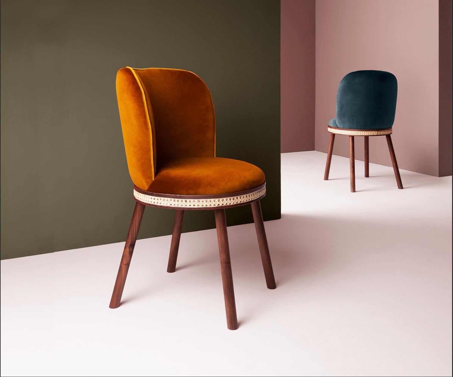 https://a.1stdibscdn.com/dooq-mid-century-modern-dining-chair-alma-with-dark-green-velvet-and-walnut-wood-for-sale-picture-7/f_54242/f_206852521711477120375/Alma_2_master.jpg