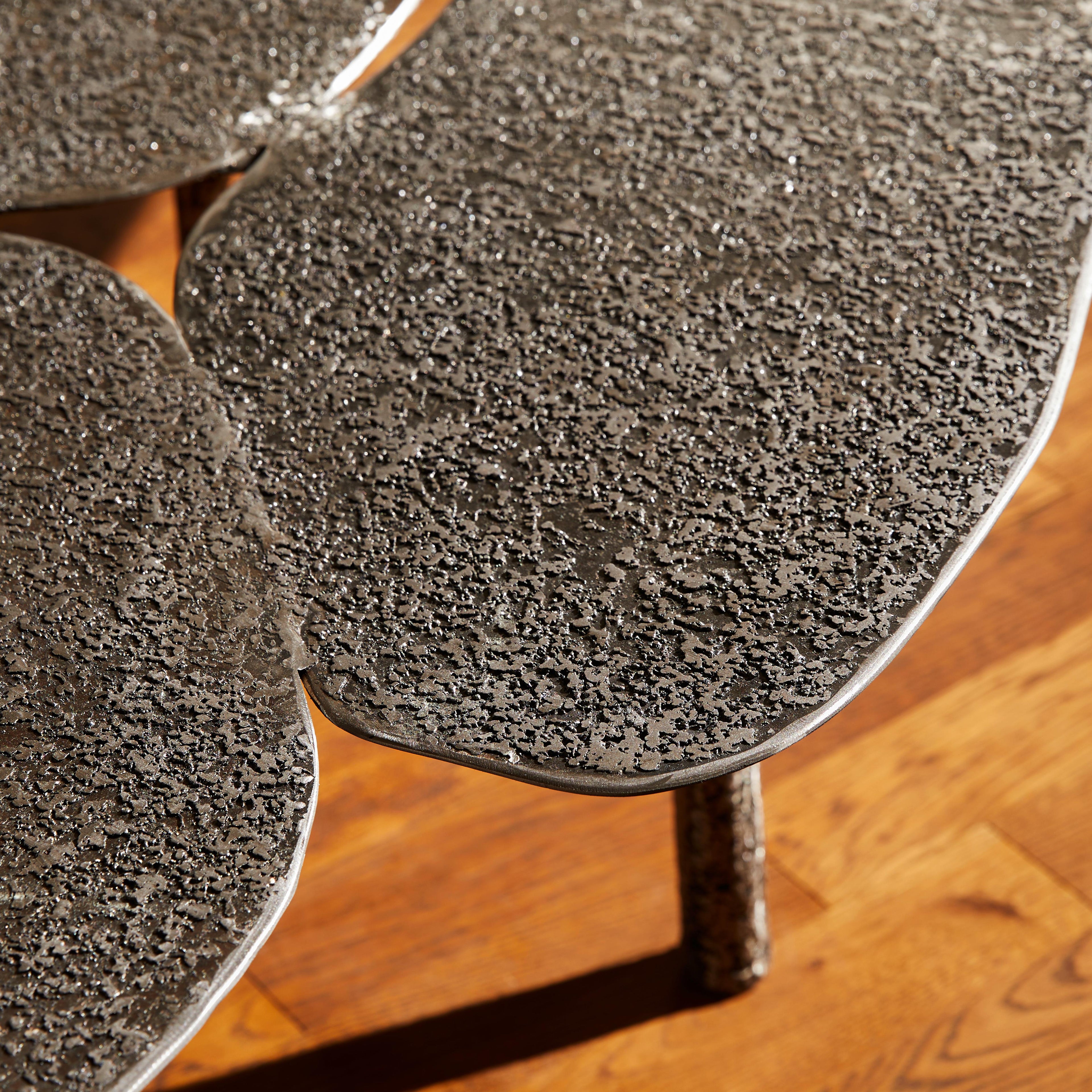 https://a.1stdibscdn.com/long-coffee-table-by-chanel-for-sale-picture-3/f_9680/f_449633121746961897034/Amb_Table_basse_metal_detail_1_A_master.jpg