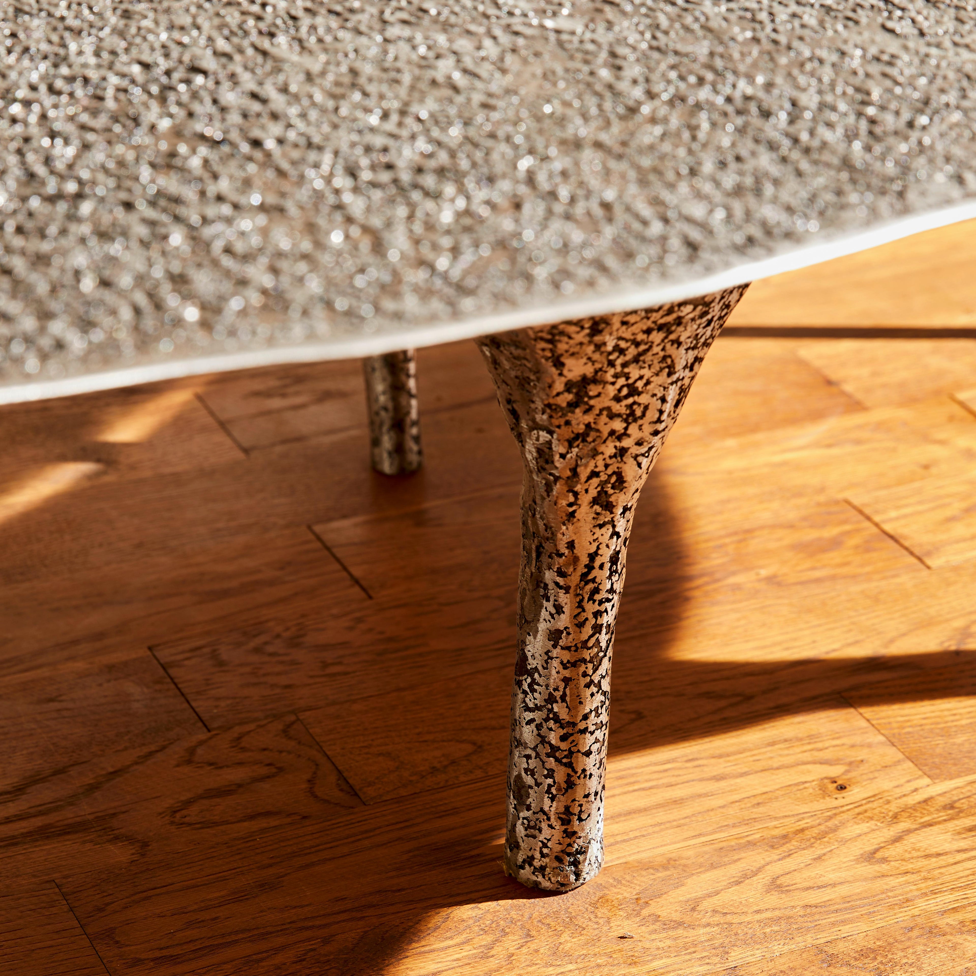 https://a.1stdibscdn.com/long-coffee-table-by-chanel-for-sale-picture-4/f_9680/f_449633121746961896783/Amb_Table_basse_metal_detail_2_A_master.jpg