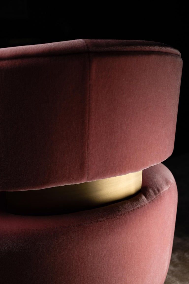 https://a.1stdibscdn.com/21st-century-modern-caju-armchair-handcrafted-in-portugal-by-greenapple-for-sale-picture-9/f_53532/f_251709921630682284876/Ambiente_2_04_agosto_21_master.jpg?width=768