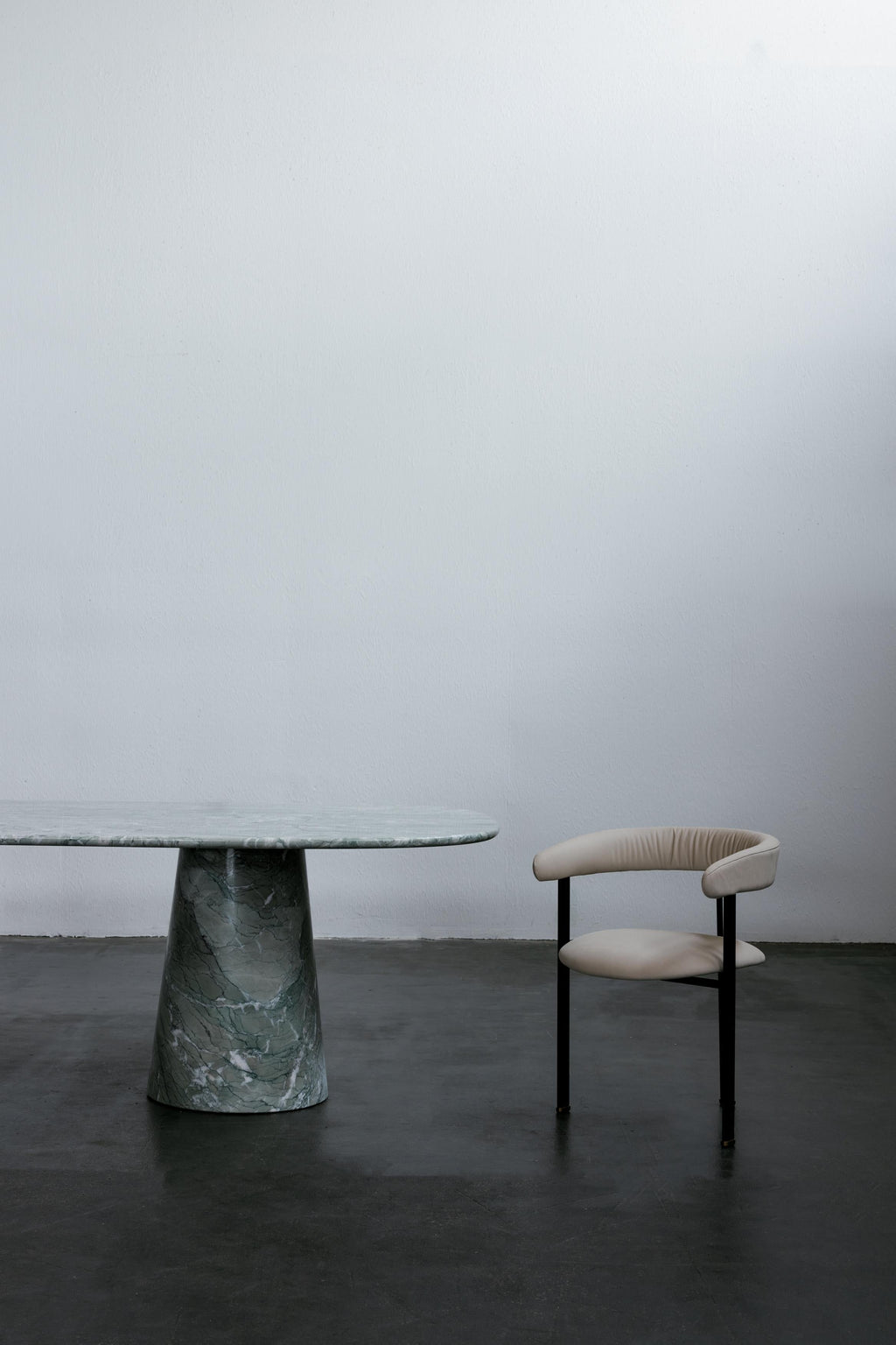 https://a.1stdibscdn.com/modern-dining-table-verde-antigua-marble-handmade-in-portugal-by-greenapple-for-sale-picture-9/f_53532/f_364202221696355246682/Ambiente_729B_master.jpg