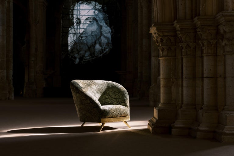 https://a.1stdibscdn.com/cambridge-lounge-chair-accent-chair-brass-velvet-handmade-portugal-greenapple-for-sale-picture-3/f_53532/f_397827121716044901414/Ambiente_835_2__master.jpg?width=768