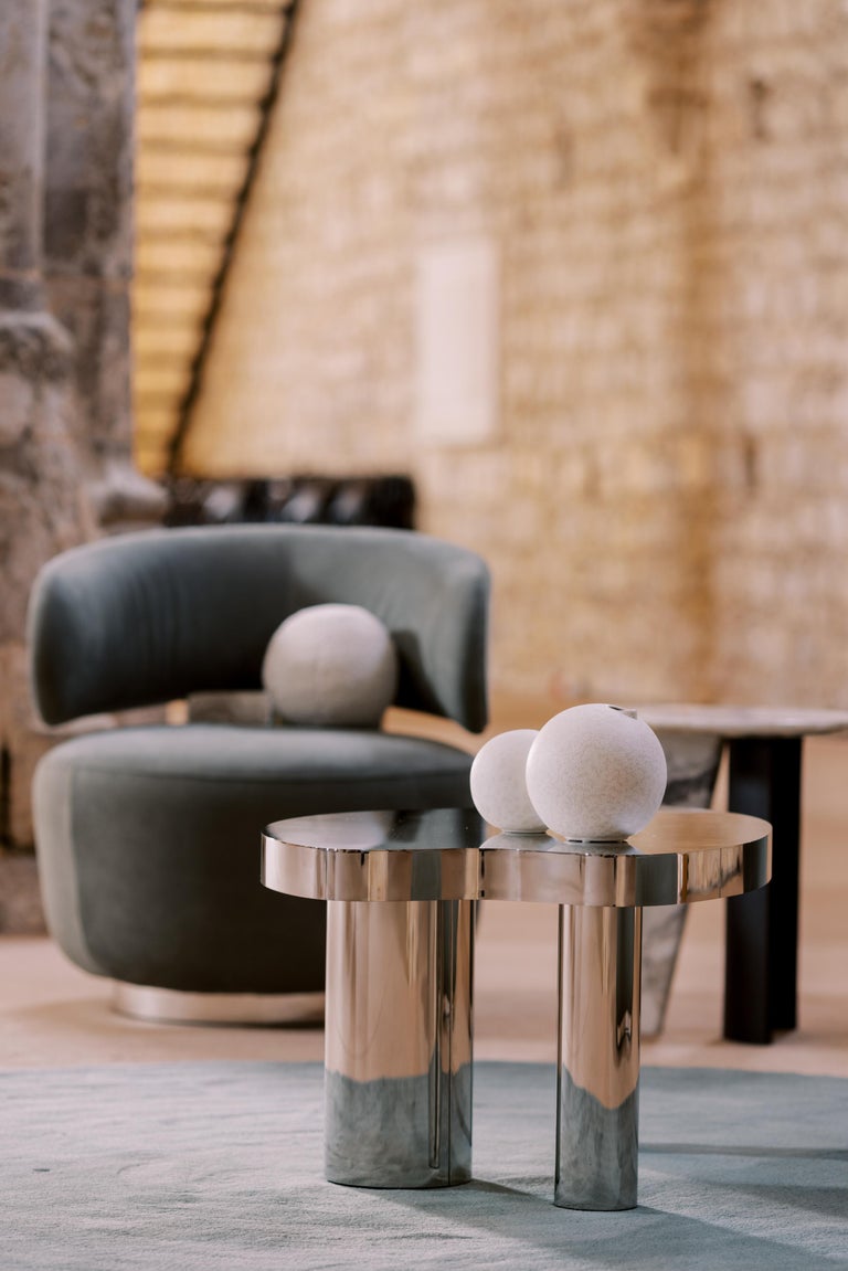 https://a.1stdibscdn.com/mid-century-modern-caju-lounge-chair-swivel-leather-boucle-greenapple-for-sale-picture-9/f_53532/f_441339821742496538368/Ambiente_849_4__master.jpg?width=768