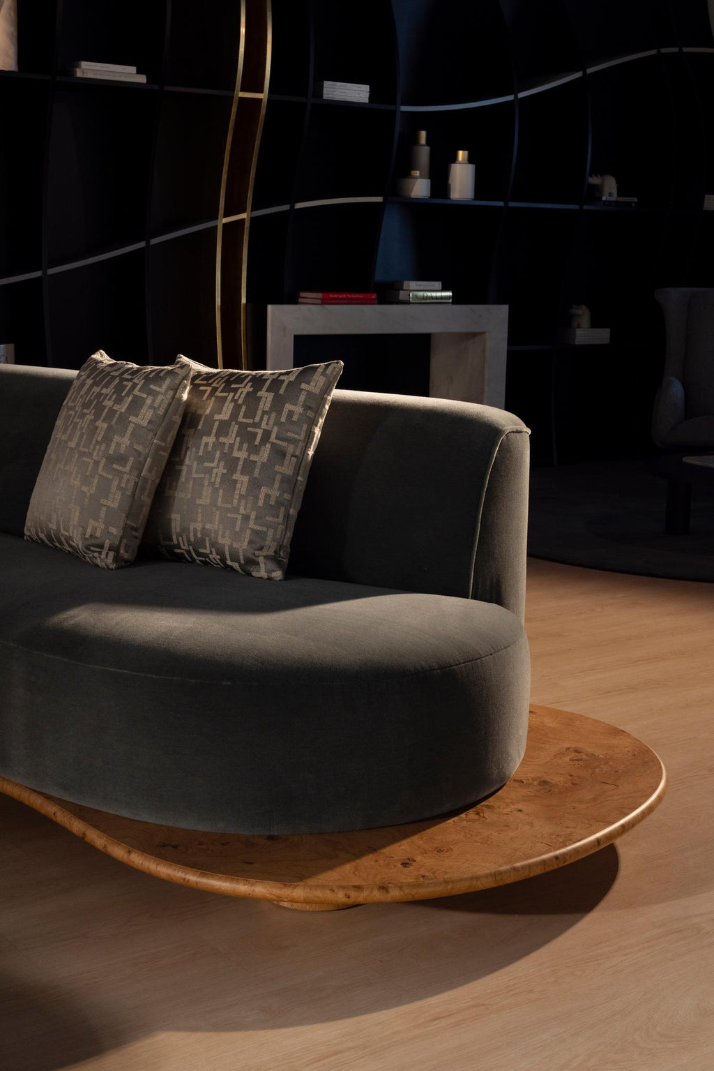 https://a.1stdibscdn.com/organic-modern-galapinhos-sofa-oak-root-alpaca-handmade-portugal-greenapple-for-sale-picture-5/f_53532/f_466839921758034122689/Ambiente_879B_master.jpg
